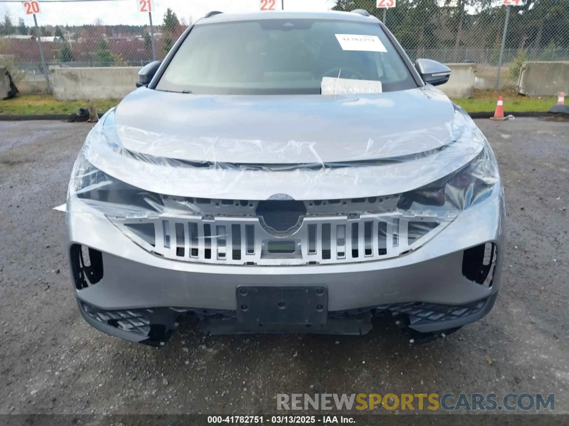 22 Photograph of a damaged car 1V2CMPE87PC016650 VOLKSWAGEN ID.4 2023
