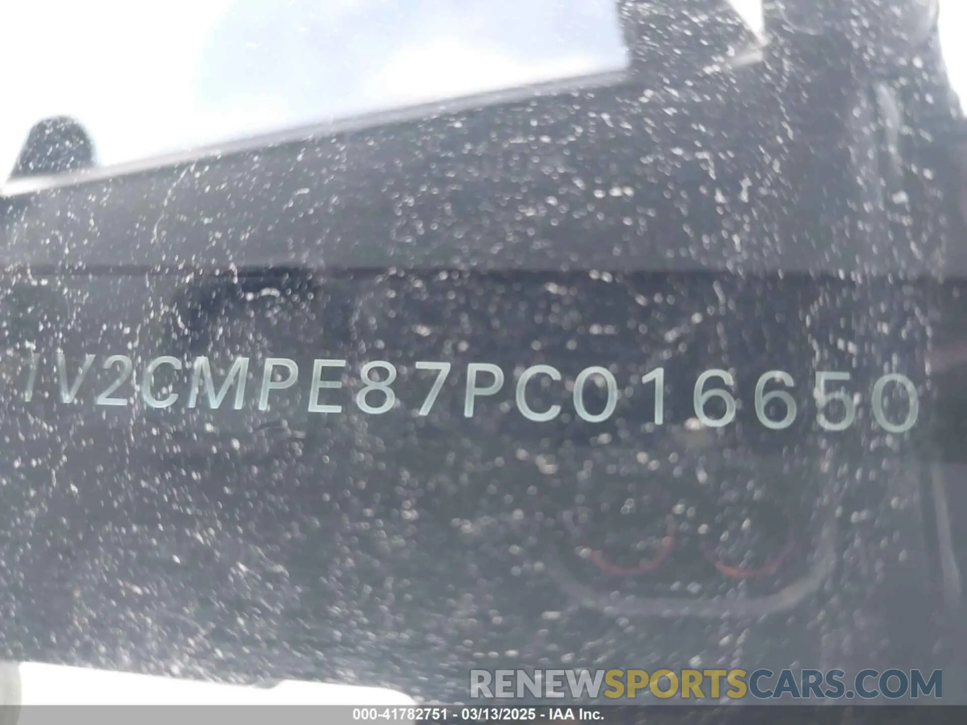 24 Photograph of a damaged car 1V2CMPE87PC016650 VOLKSWAGEN ID.4 2023