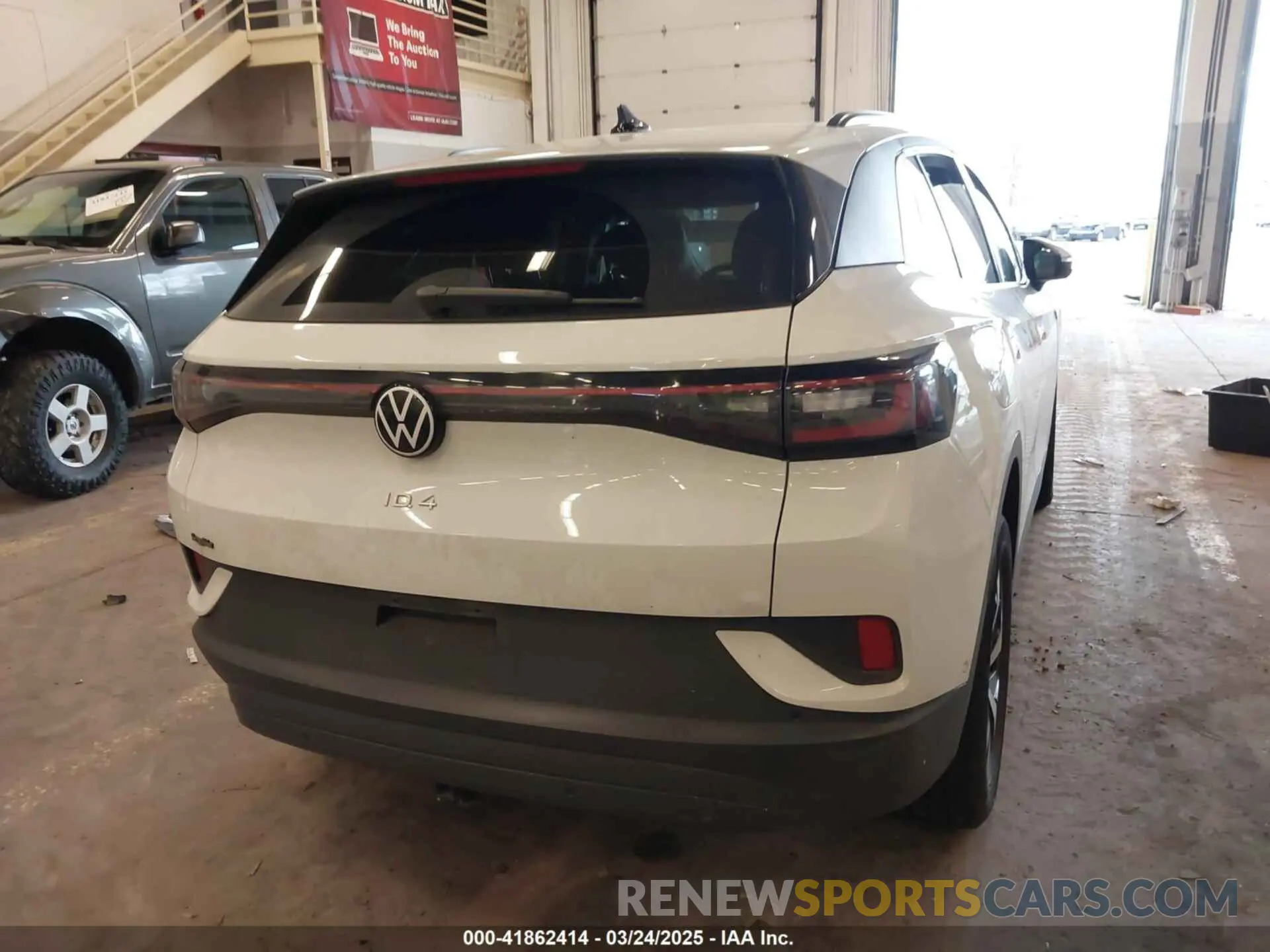 17 Фотография поврежденного автомобиля 1V2DNPE83PC033639 VOLKSWAGEN ID.4 2023