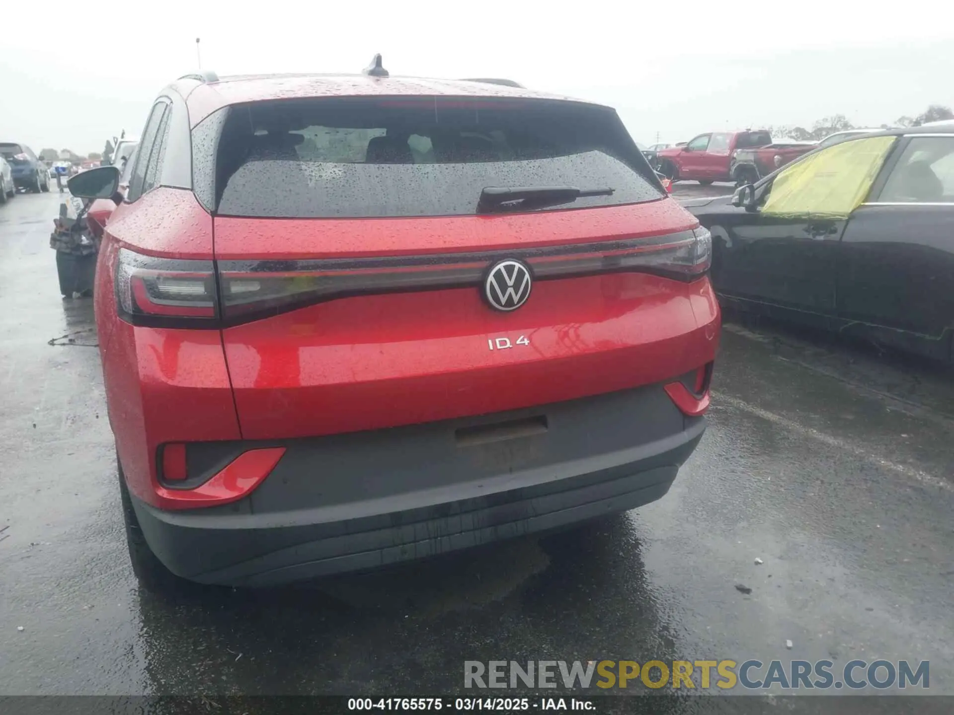 17 Photograph of a damaged car 1V2FMPE84PC011645 VOLKSWAGEN ID.4 2023