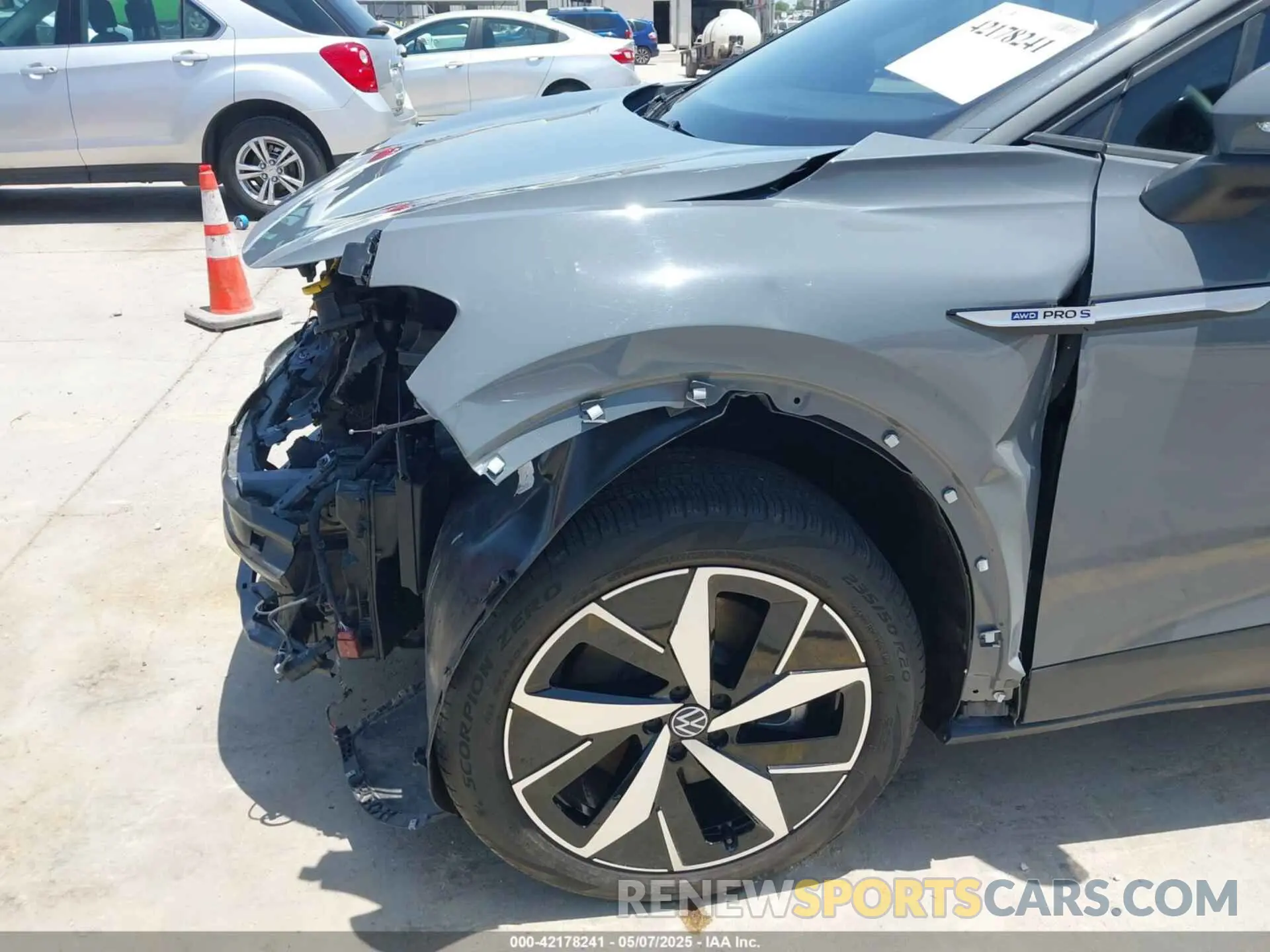 20 Photograph of a damaged car 1V2GNPE80PC006590 VOLKSWAGEN ID.4 2023