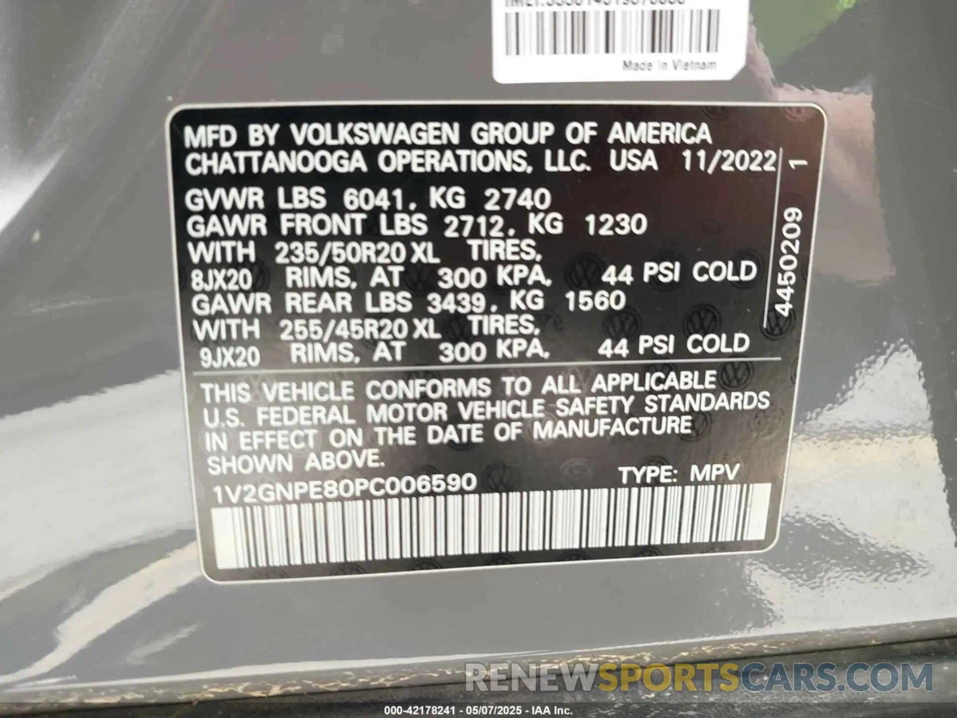 9 Photograph of a damaged car 1V2GNPE80PC006590 VOLKSWAGEN ID.4 2023