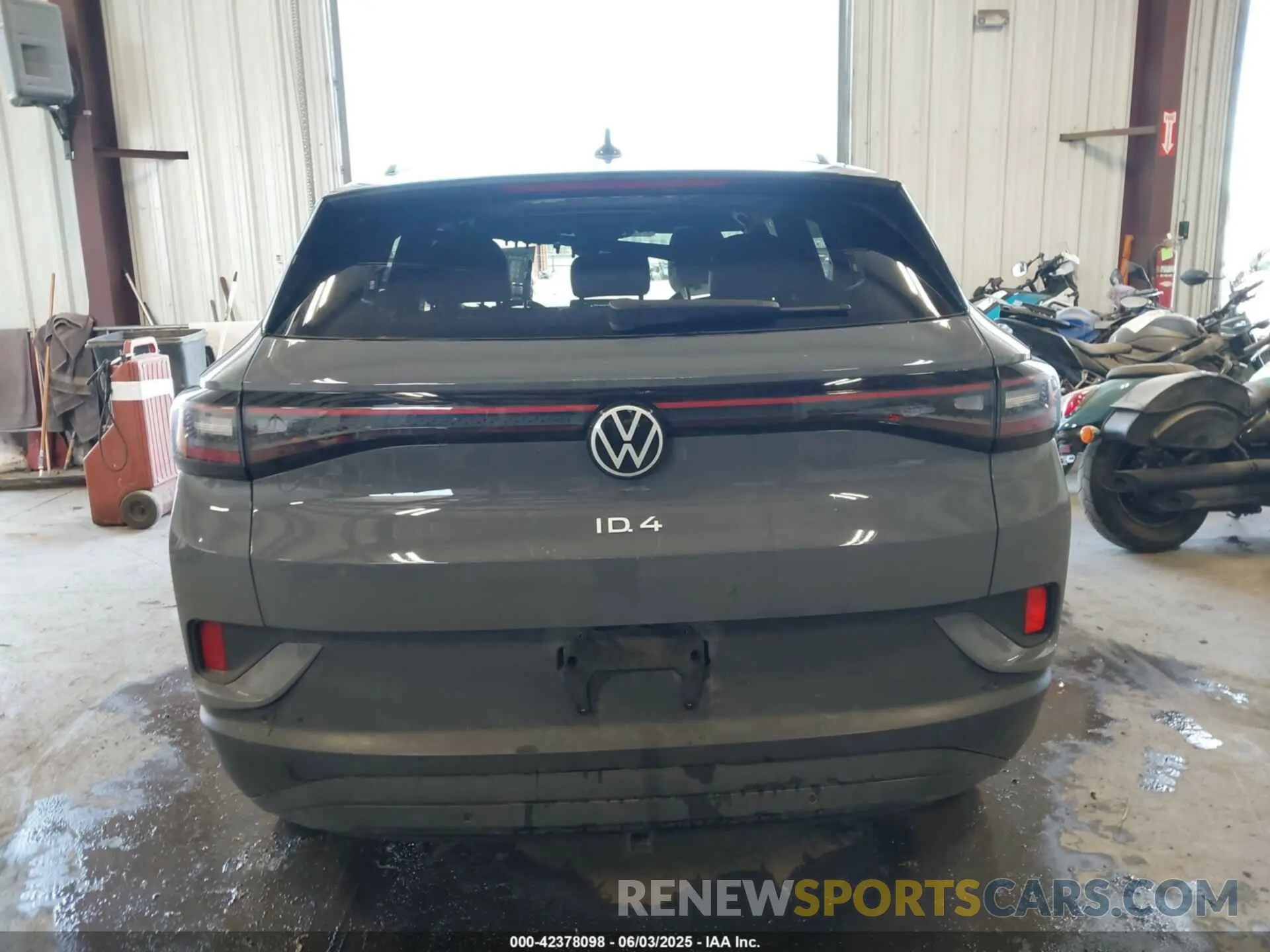 16 Photograph of a damaged car 1V2GNPE88PC006613 VOLKSWAGEN ID.4 2023