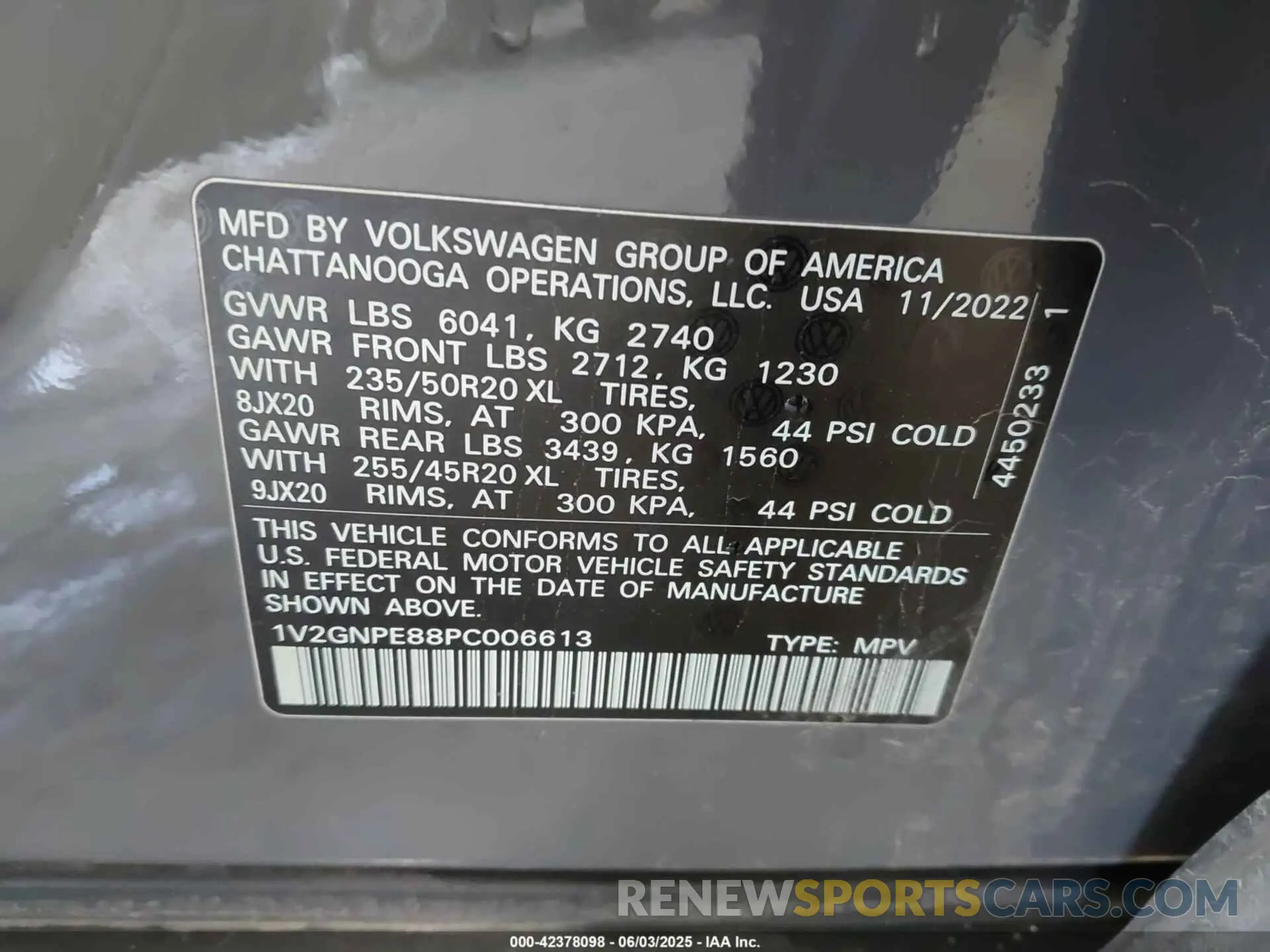 9 Photograph of a damaged car 1V2GNPE88PC006613 VOLKSWAGEN ID.4 2023