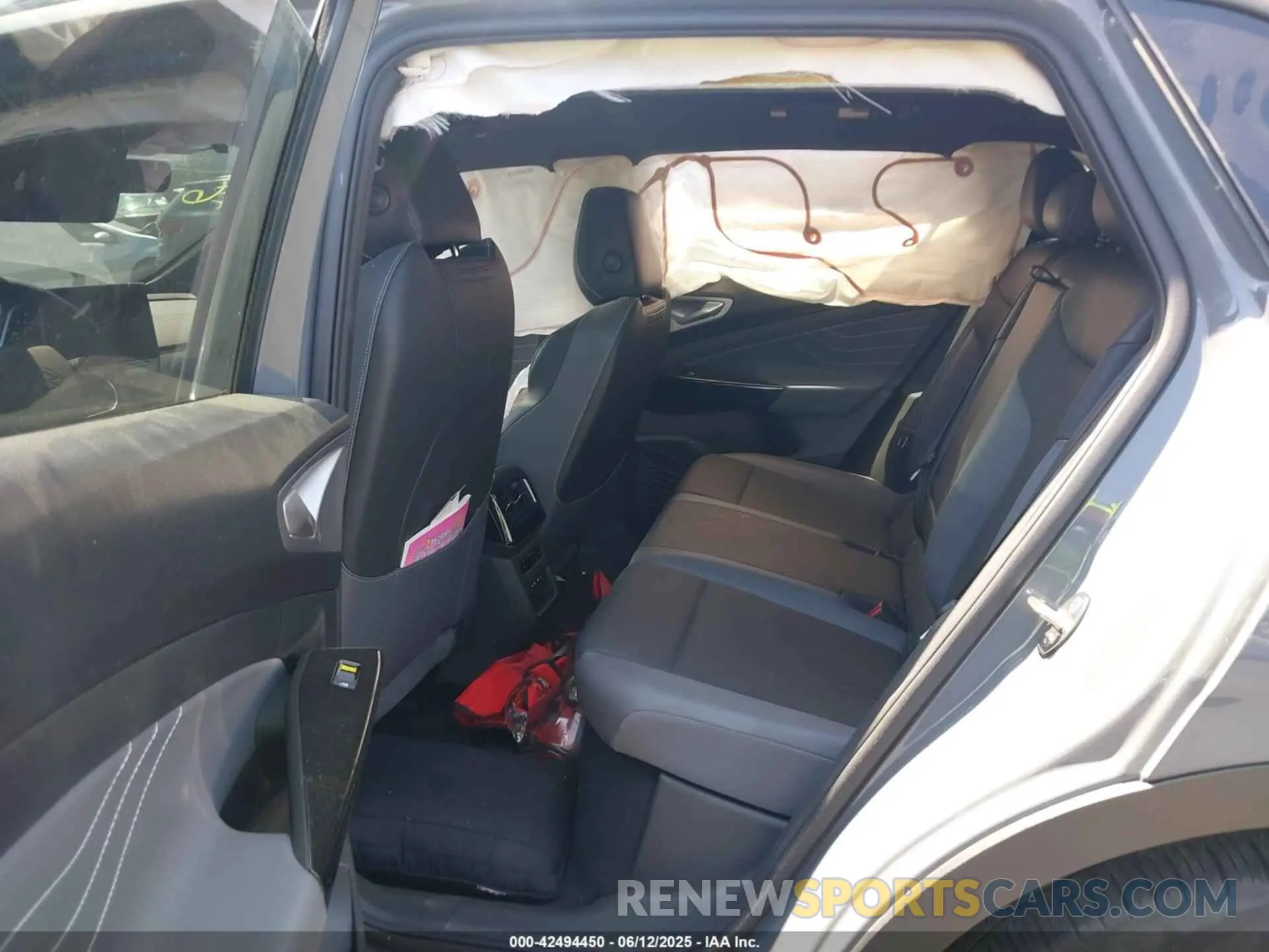 8 Photograph of a damaged car 1V2JNPE89PC047127 VOLKSWAGEN ID.4 2023
