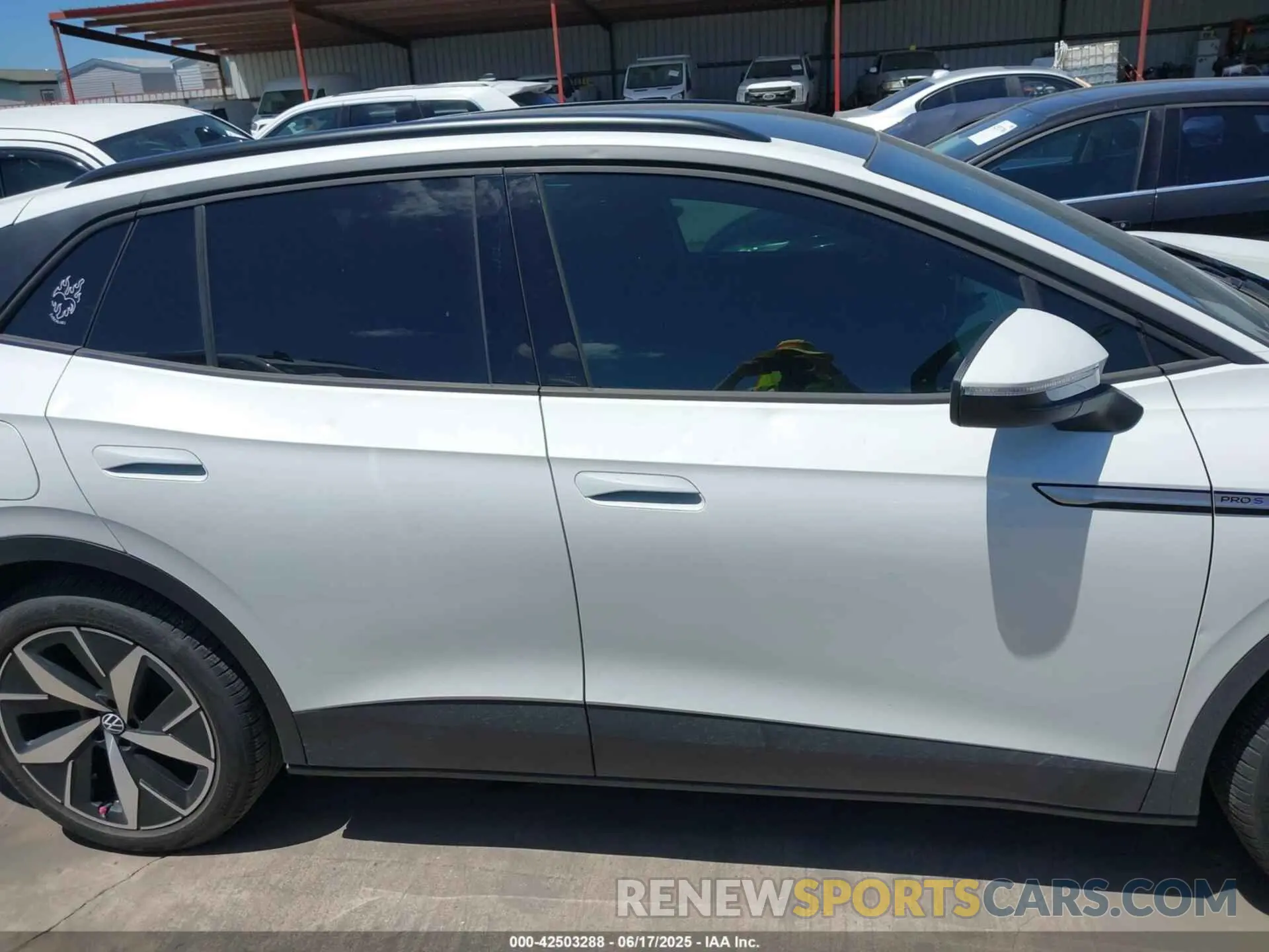 13 Фотография поврежденного автомобиля 1V2VMPE81PC036773 VOLKSWAGEN ID.4 2023