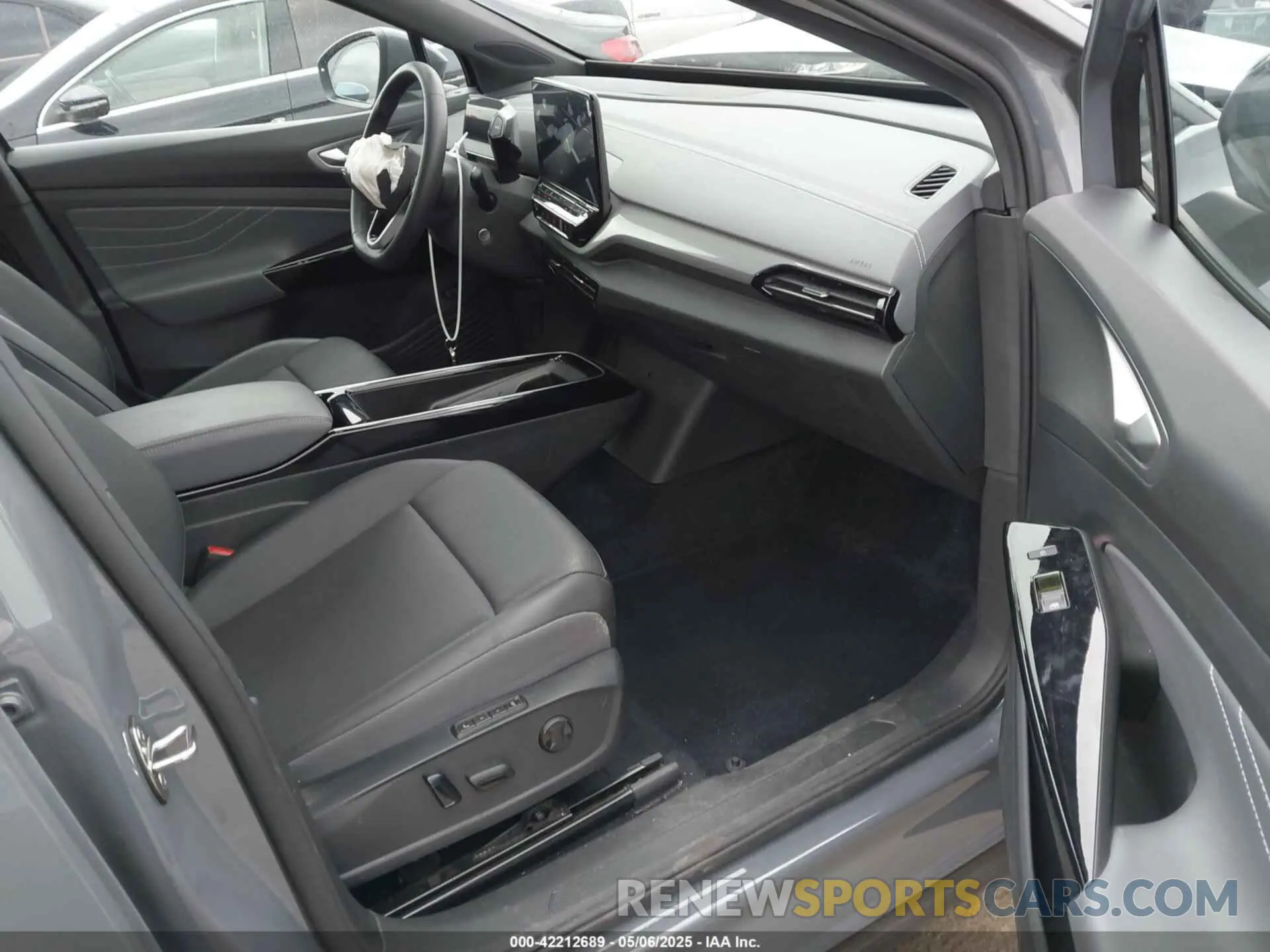 5 Фотография поврежденного автомобиля 1V2VMPE8XPC039977 VOLKSWAGEN ID.4 2023