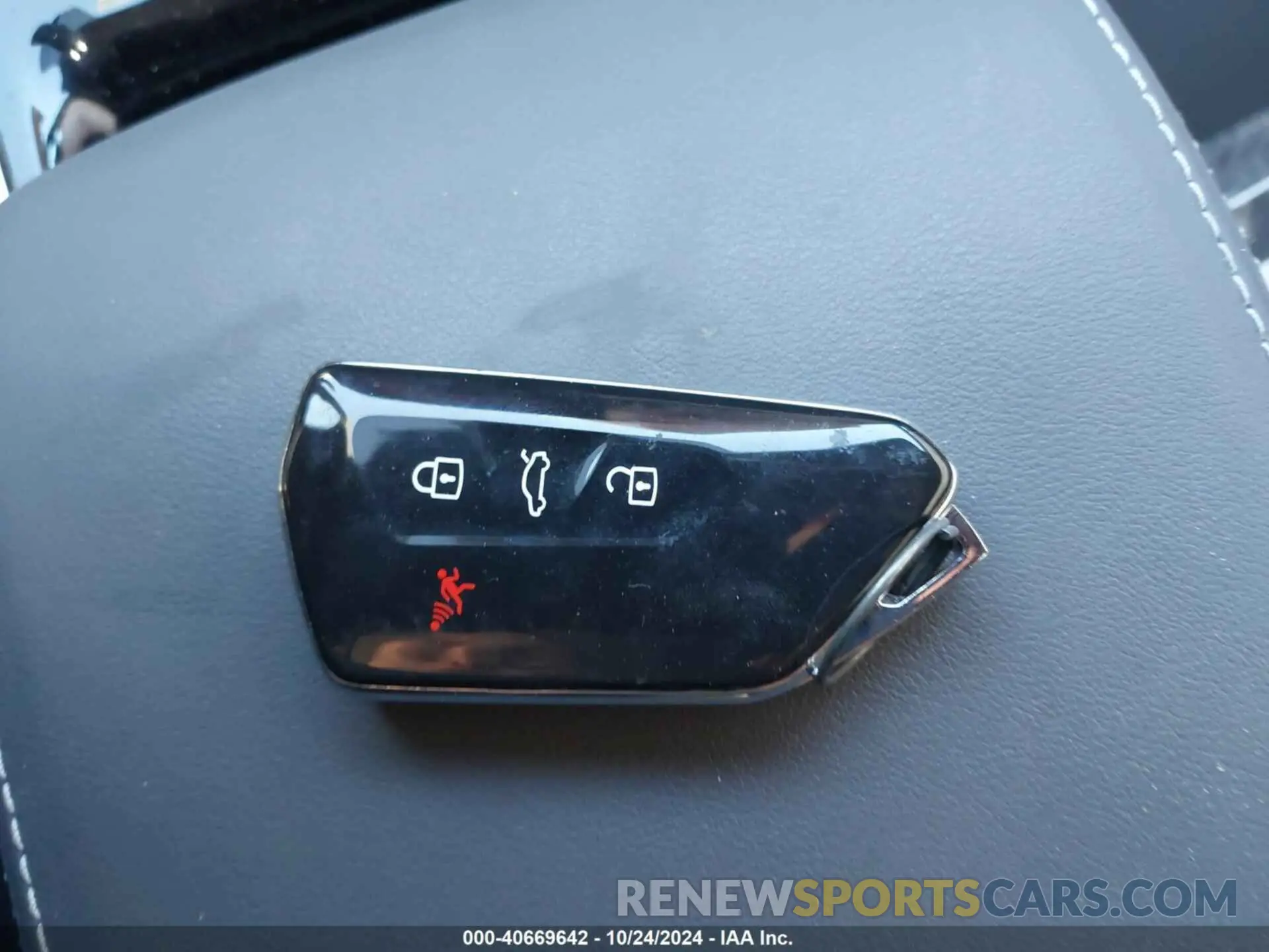 11 Photograph of a damaged car 1V2WNPE81PC052201 VOLKSWAGEN ID.4 2023
