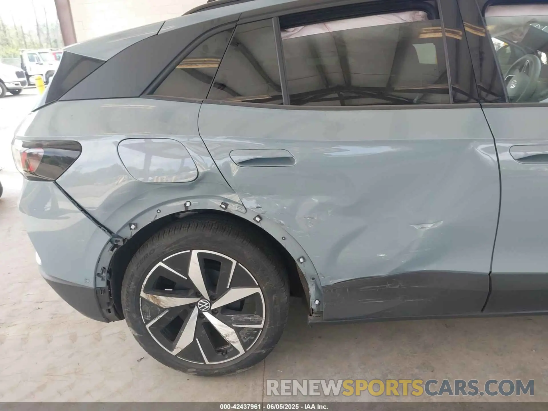 6 Photograph of a damaged car 1V2WNPE86PC025611 VOLKSWAGEN ID.4 2023