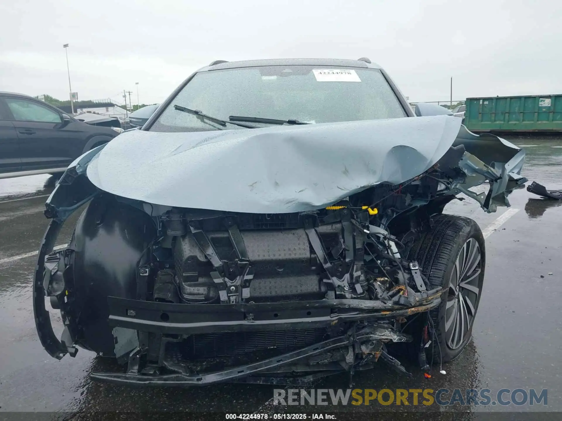 12 Photograph of a damaged car 1V25MPE82RC013084 VOLKSWAGEN ID.4 2024