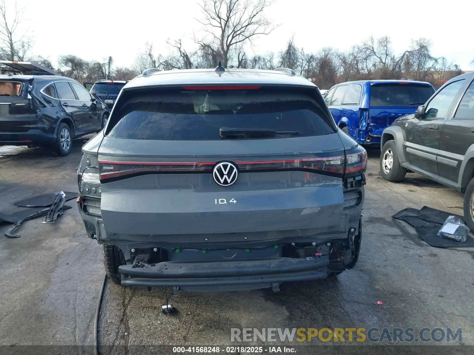 17 Photograph of a damaged car 1V2BMPE87RC005176 VOLKSWAGEN ID.4 2024