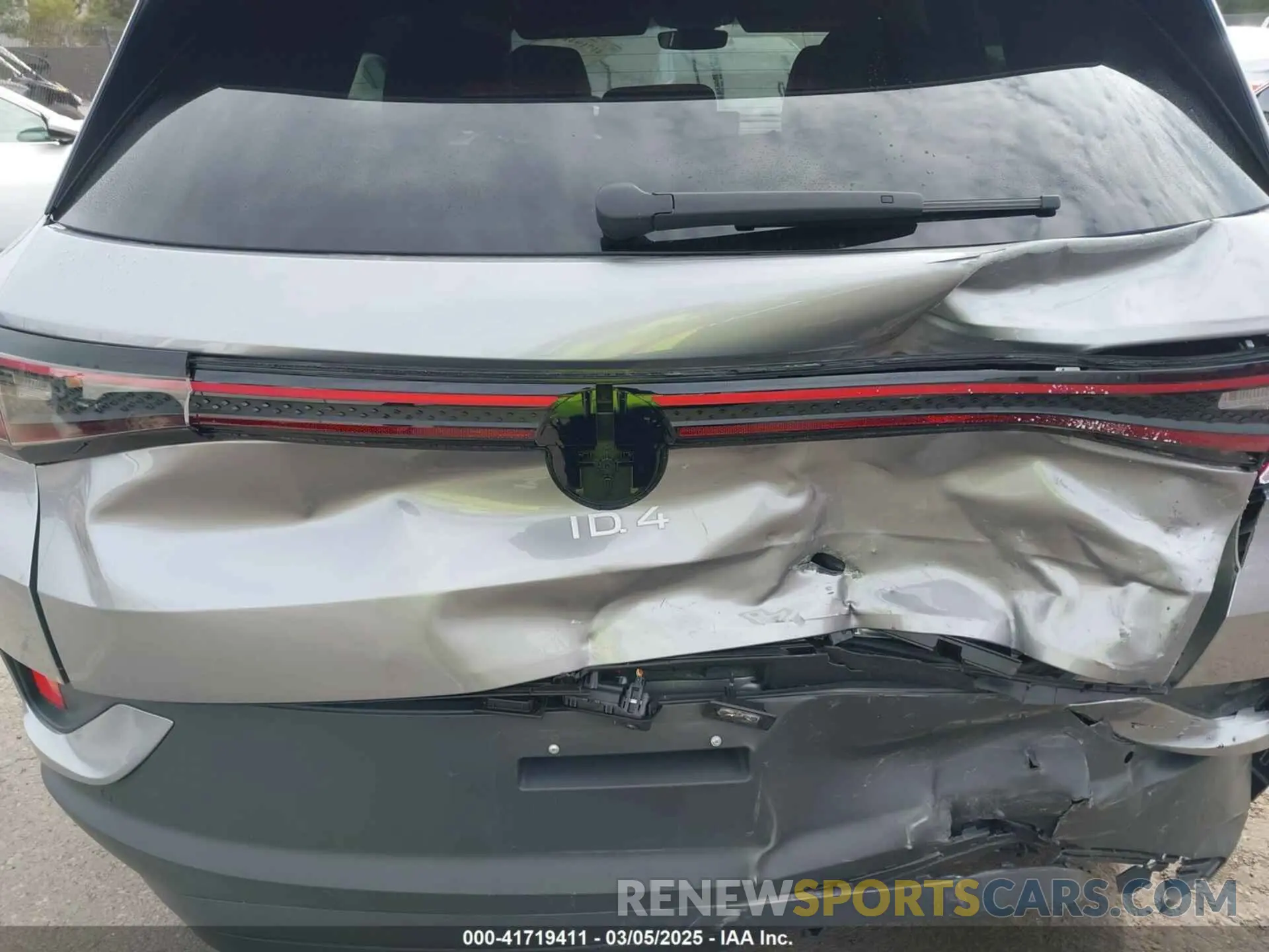 6 Photograph of a damaged car 1V2DSPE8XRC003324 VOLKSWAGEN ID.4 2024