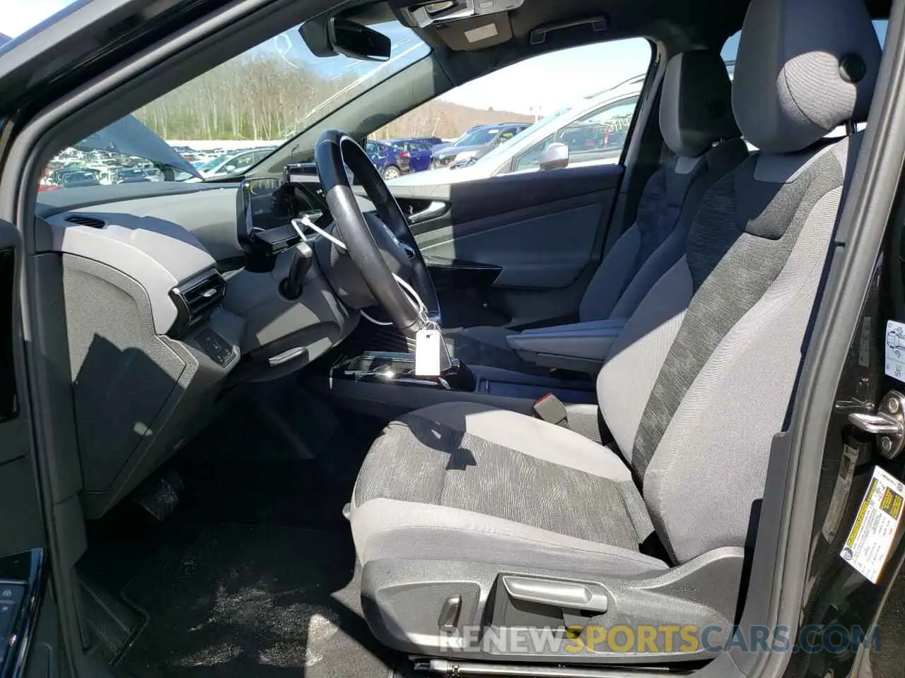 7 Photograph of a damaged car WVGRMPE27MP056993 VOLKSWAGEN ID.4 PRO 2021