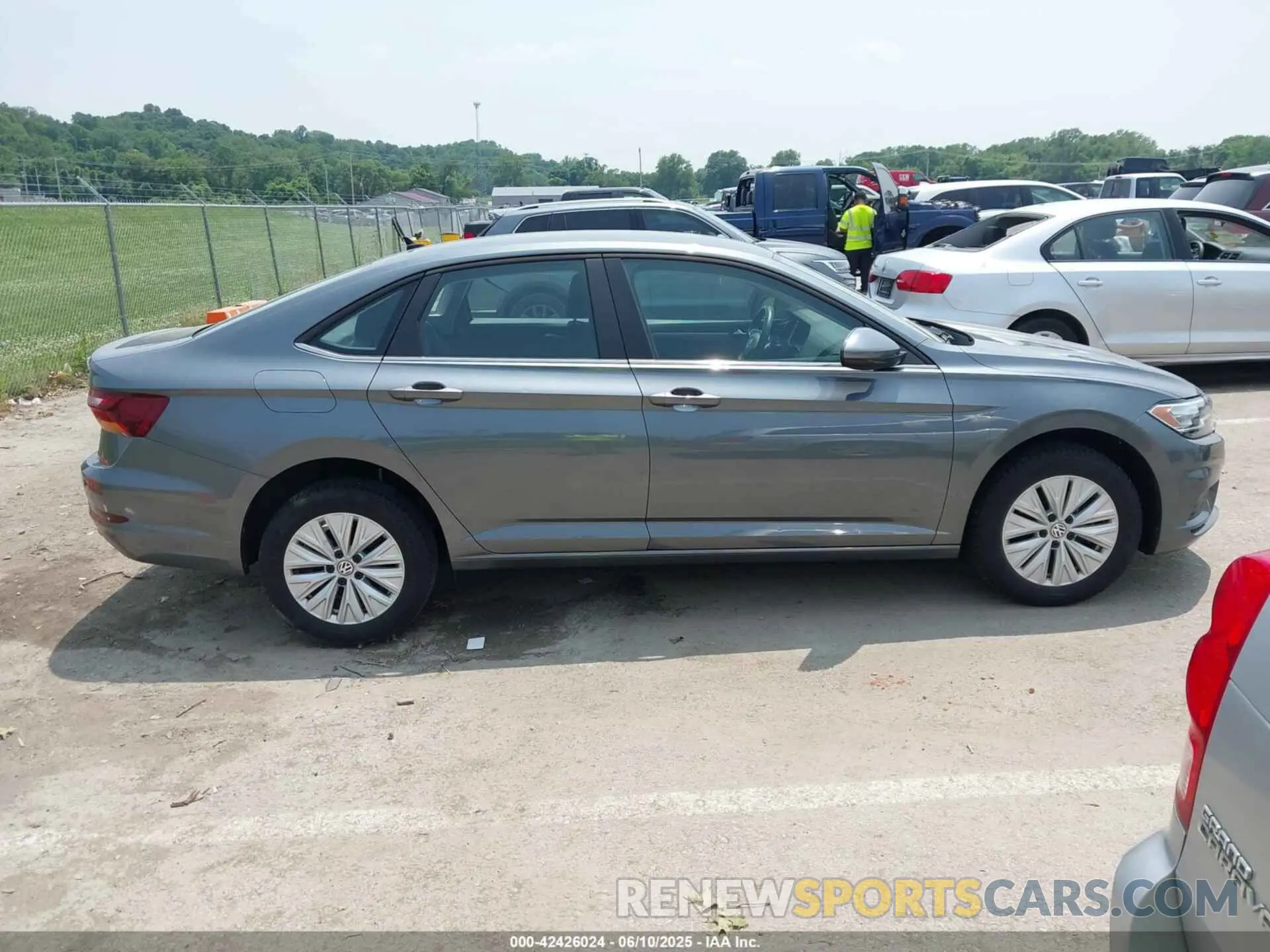 13 Photograph of a damaged car 3VWC57BU0KM079335 VOLKSWAGEN JETTA 2019