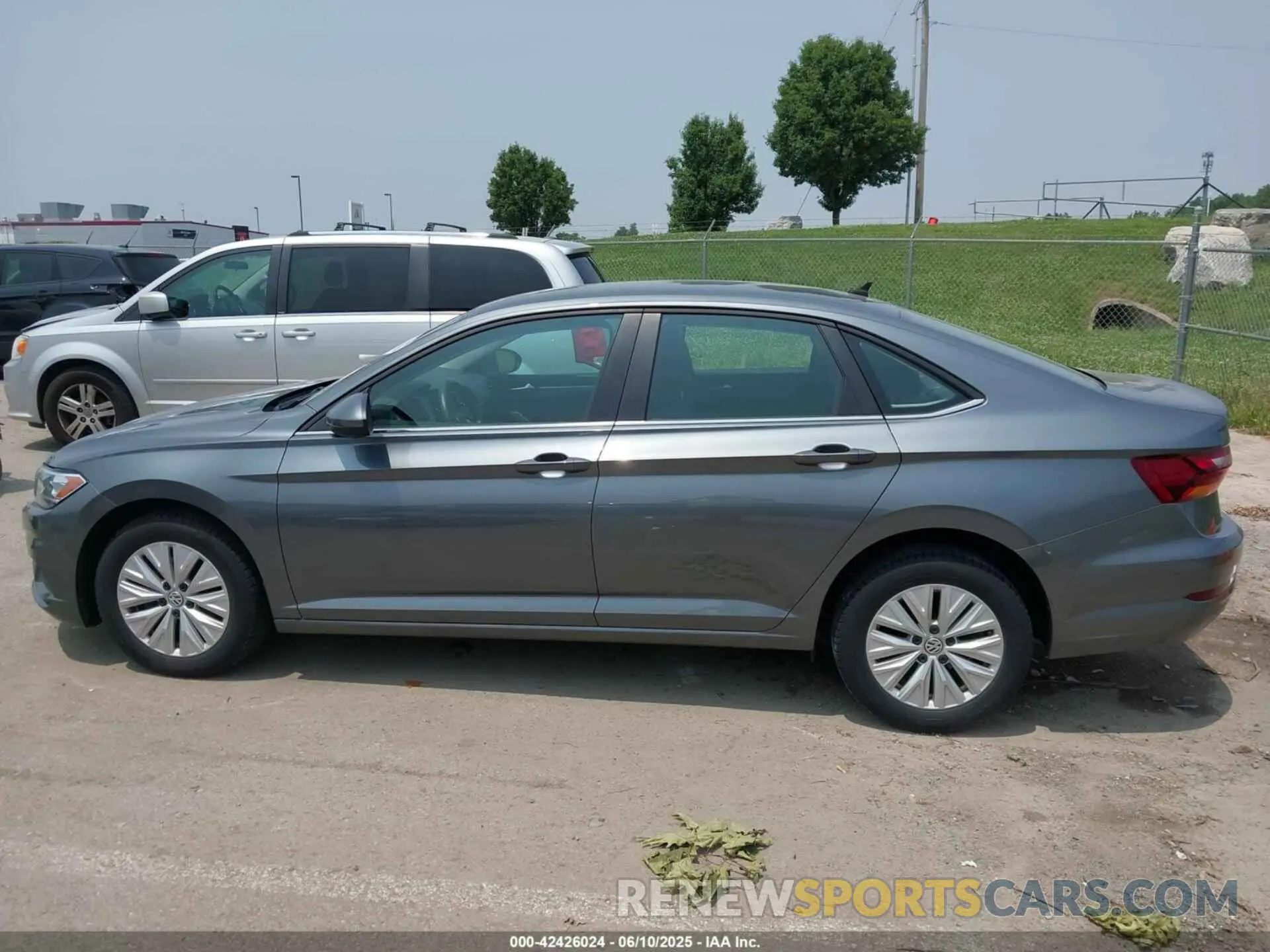 14 Photograph of a damaged car 3VWC57BU0KM079335 VOLKSWAGEN JETTA 2019