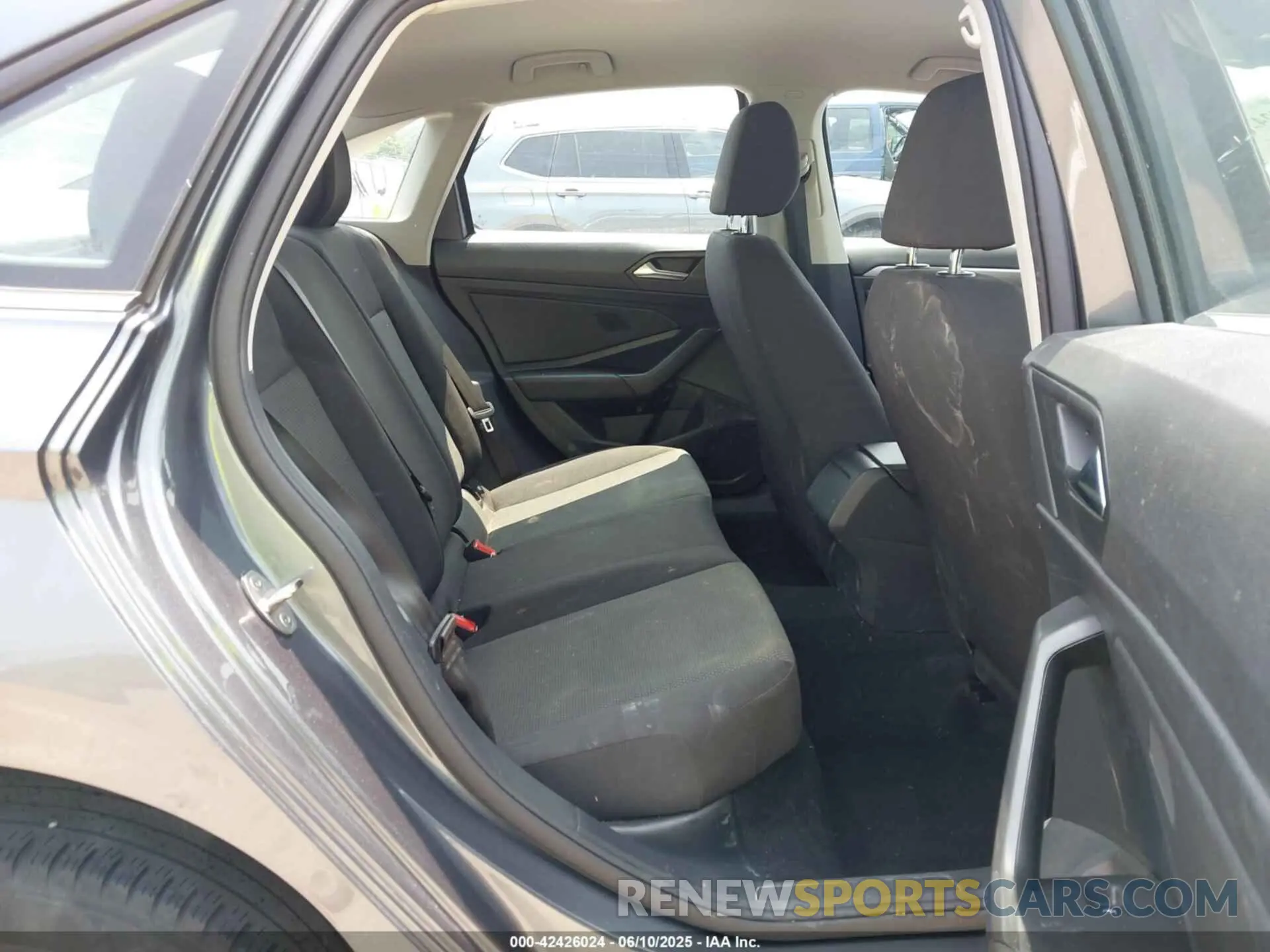 8 Photograph of a damaged car 3VWC57BU0KM079335 VOLKSWAGEN JETTA 2019