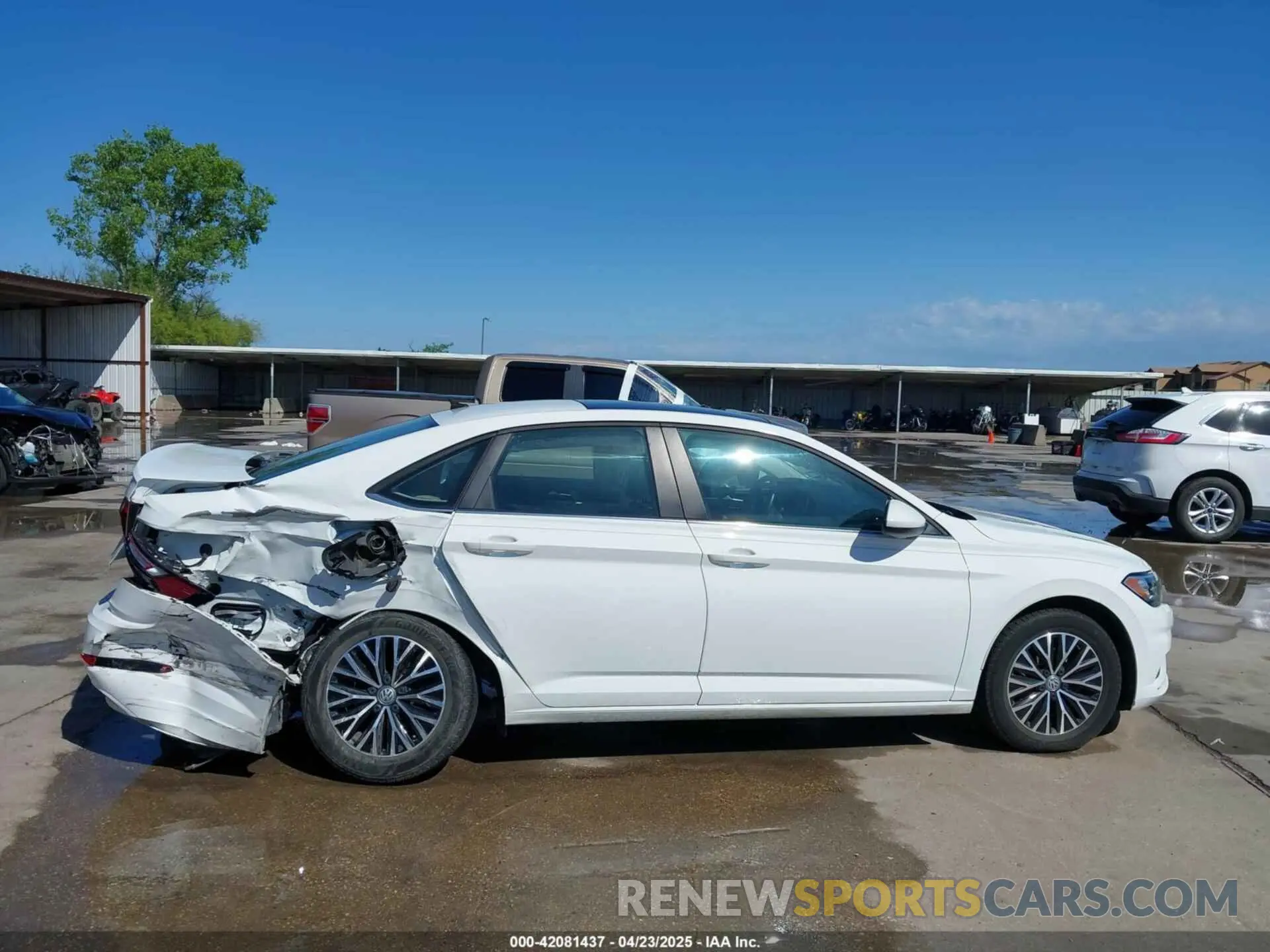 13 Photograph of a damaged car 3VWC57BU0KM084096 VOLKSWAGEN JETTA 2019