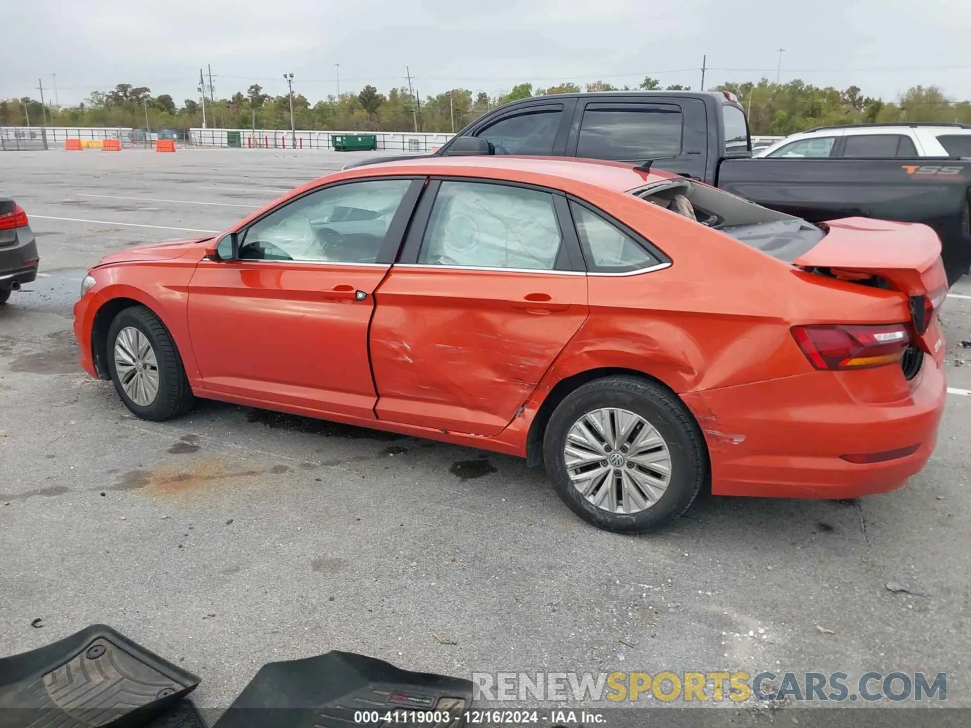 14 Photograph of a damaged car 3VWC57BU0KM093591 VOLKSWAGEN JETTA 2019