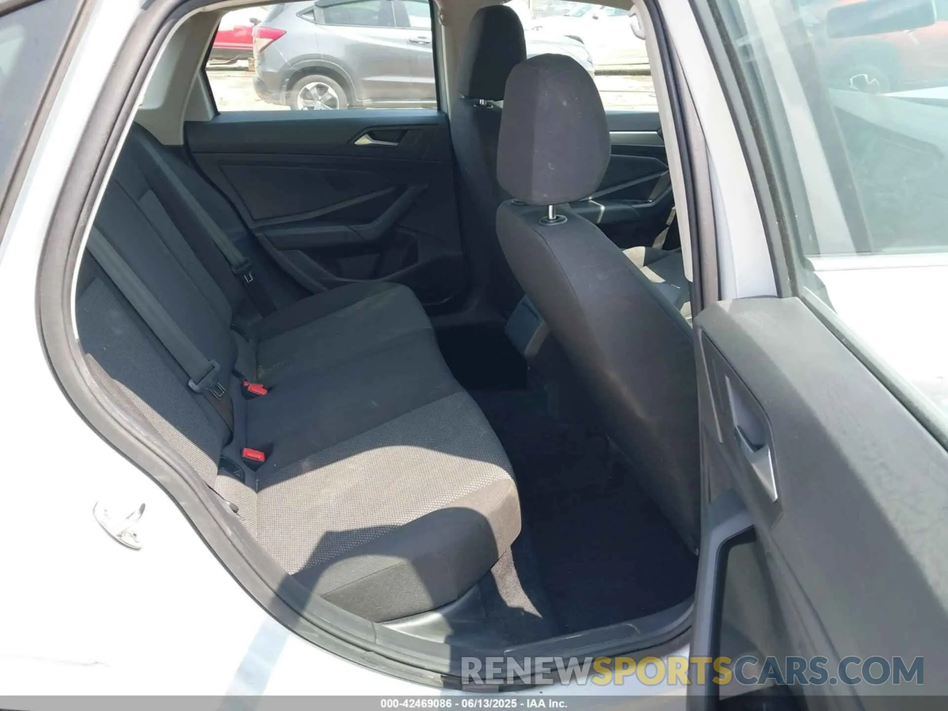 8 Photograph of a damaged car 3VWC57BU0KM139582 VOLKSWAGEN JETTA 2019