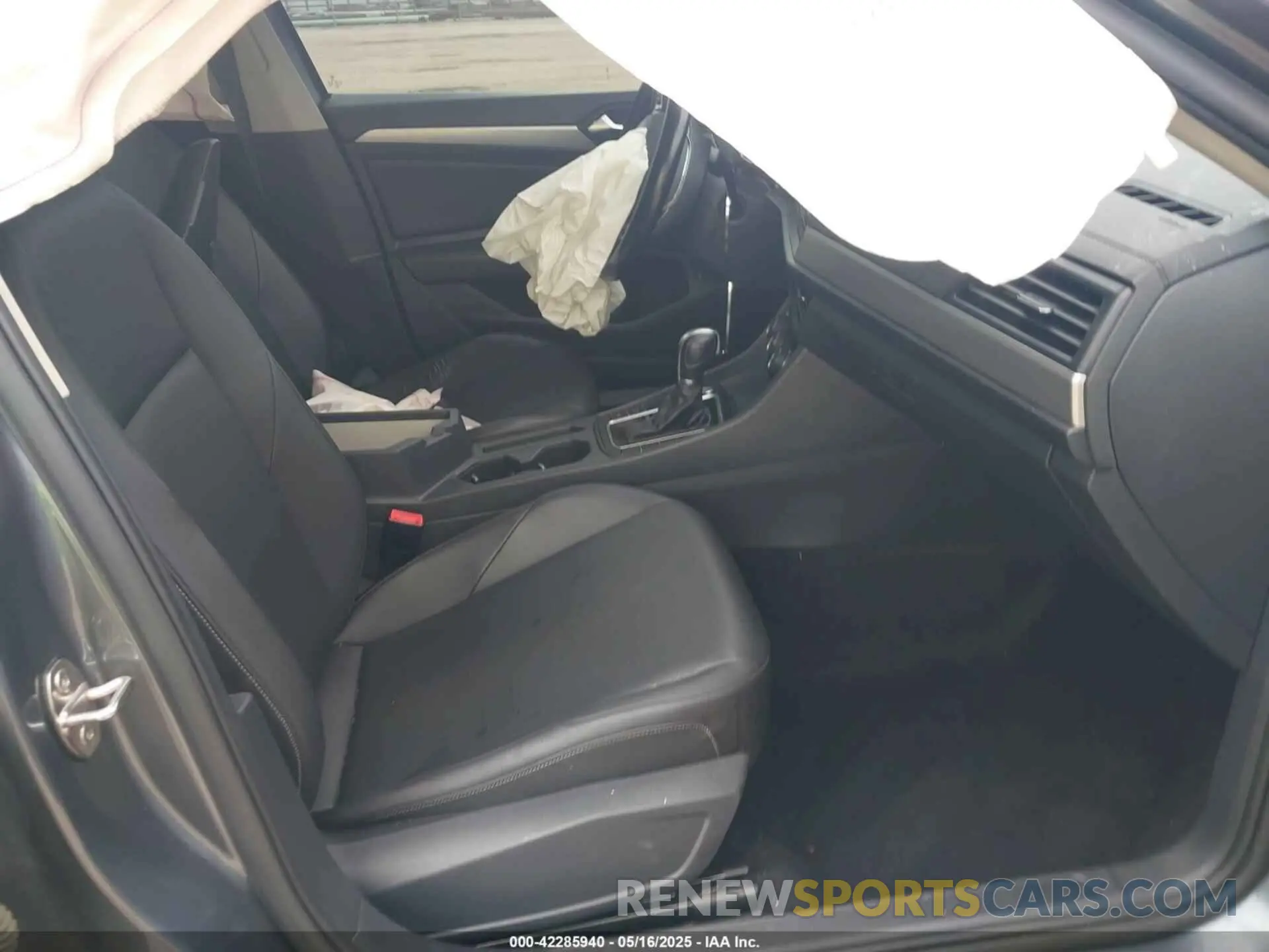 5 Photograph of a damaged car 3VWC57BU0KM141669 VOLKSWAGEN JETTA 2019