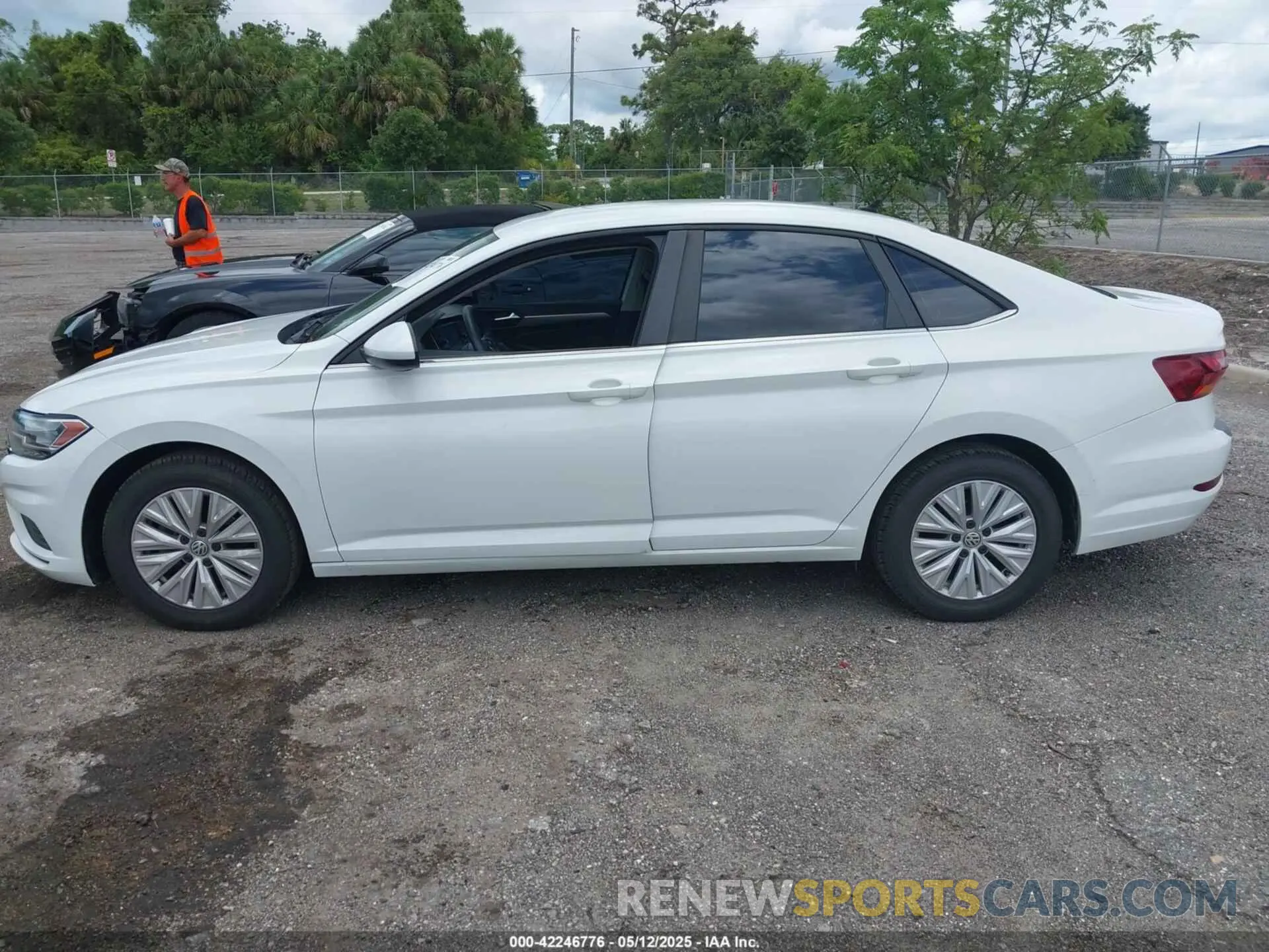 14 Photograph of a damaged car 3VWC57BU1KM025946 VOLKSWAGEN JETTA 2019