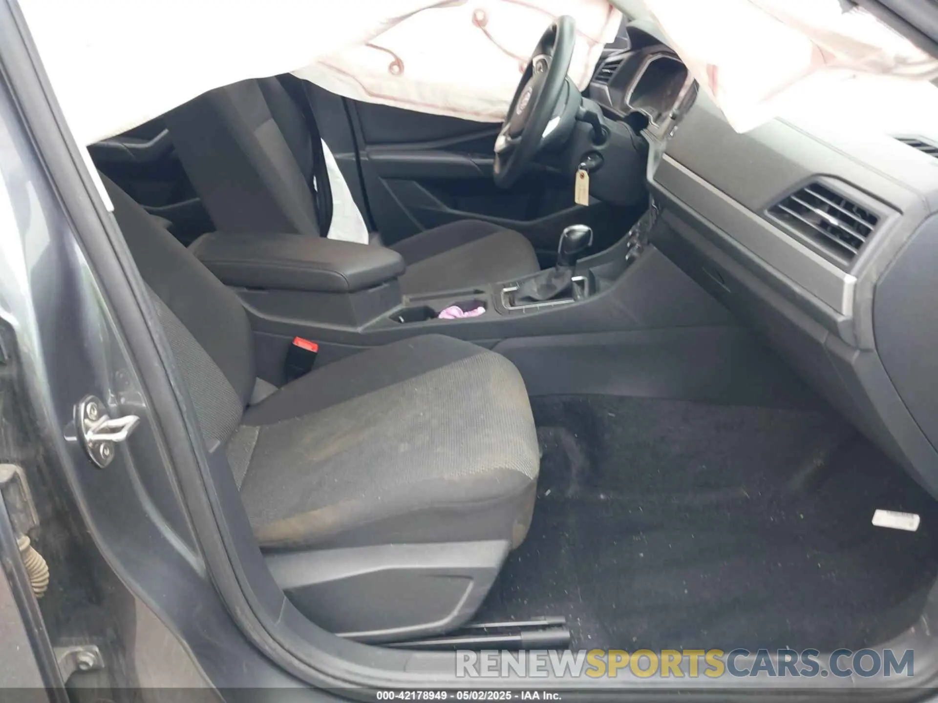 5 Photograph of a damaged car 3VWC57BU1KM143902 VOLKSWAGEN JETTA 2019