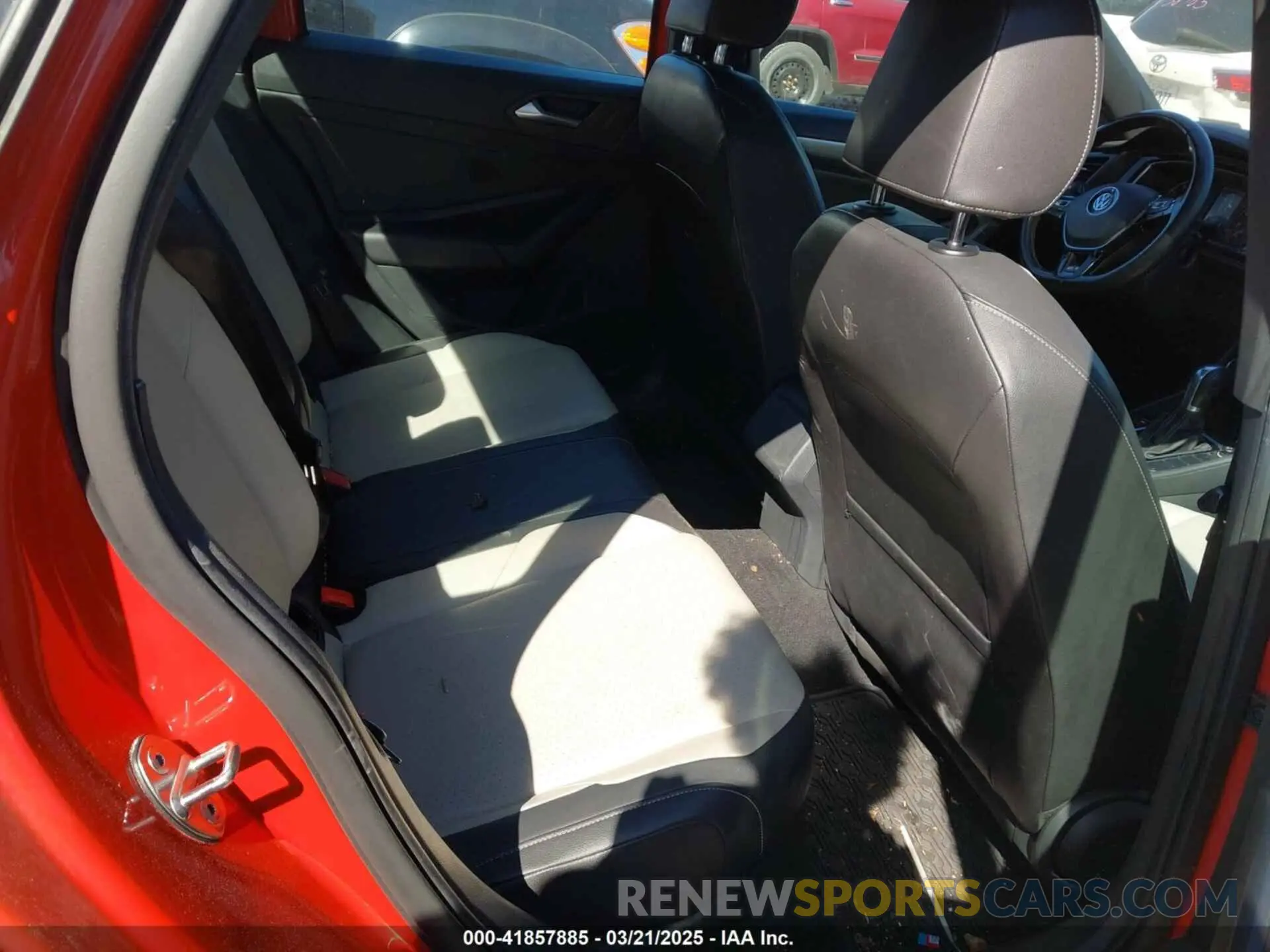8 Photograph of a damaged car 3VWC57BU2KM102114 VOLKSWAGEN JETTA 2019