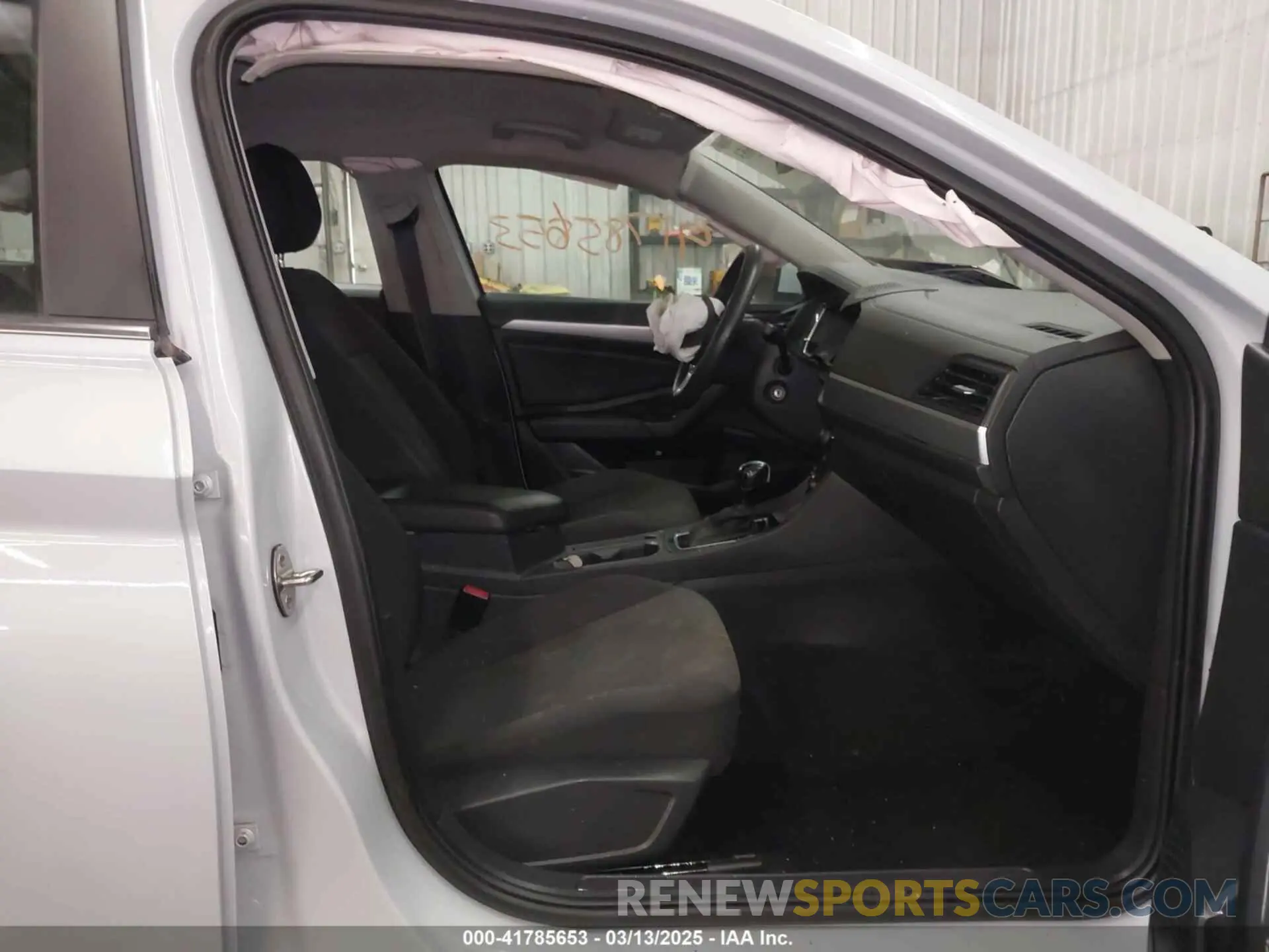 5 Фотография поврежденного автомобиля 3VWC57BU2KM145710 VOLKSWAGEN JETTA 2019