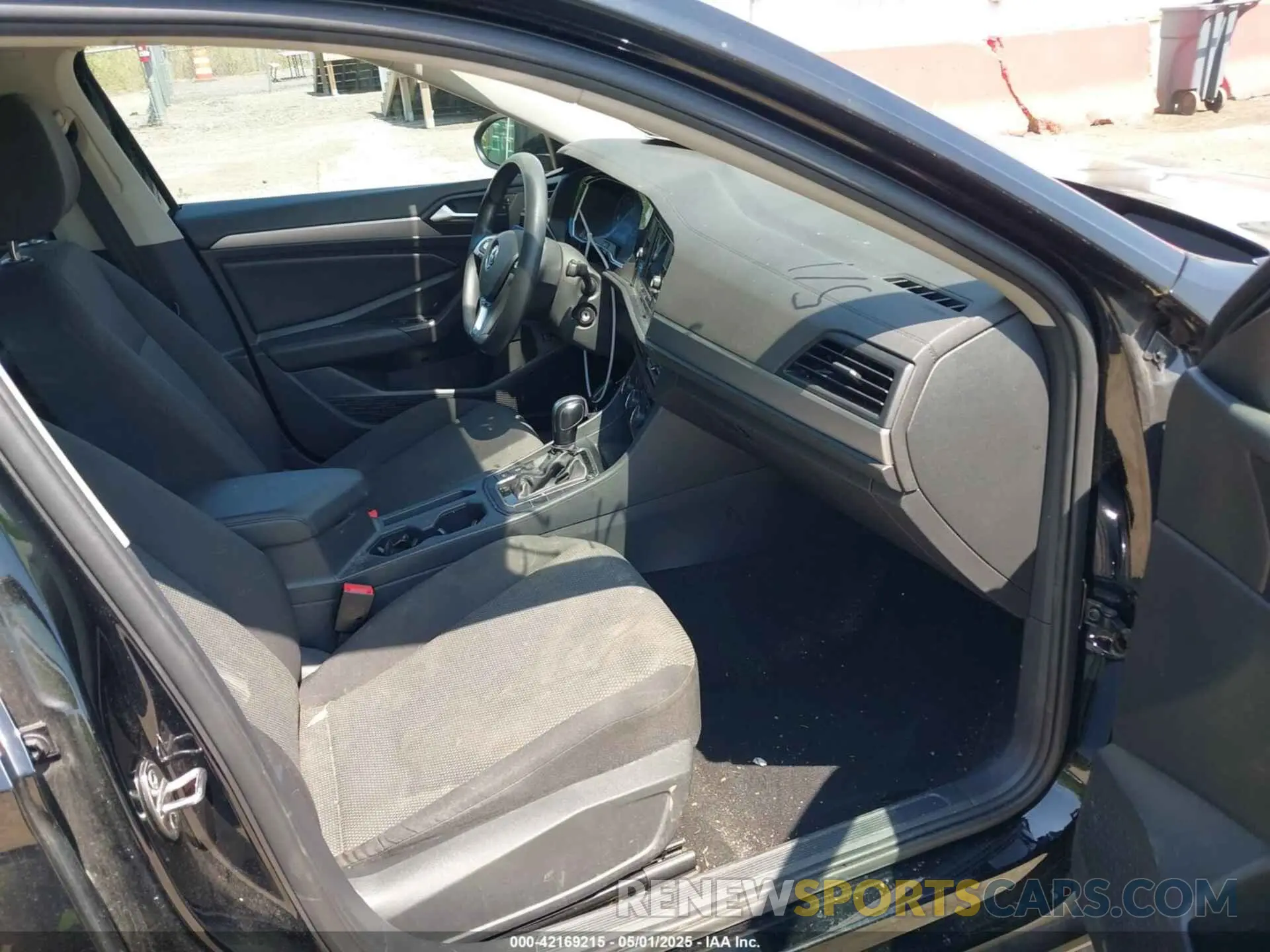 5 Photograph of a damaged car 3VWC57BU2KM163253 VOLKSWAGEN JETTA 2019
