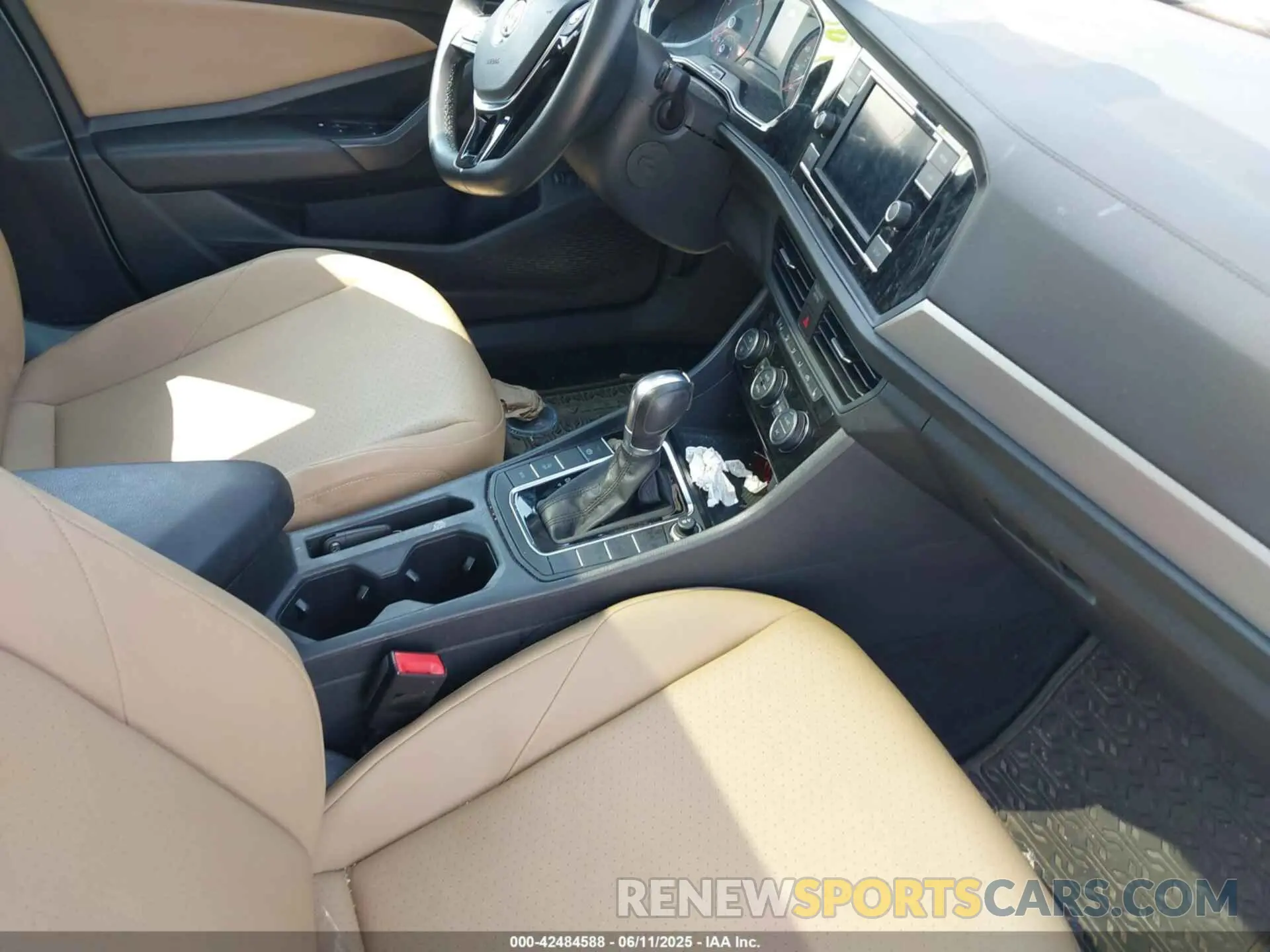 5 Photograph of a damaged car 3VWC57BU2KM182045 VOLKSWAGEN JETTA 2019