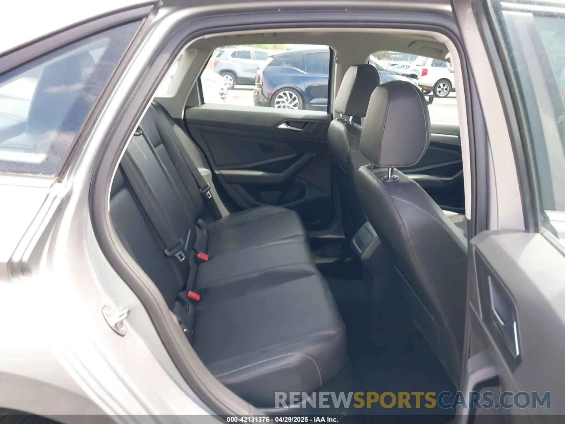 8 Photograph of a damaged car 3VWC57BU2KM215738 VOLKSWAGEN JETTA 2019