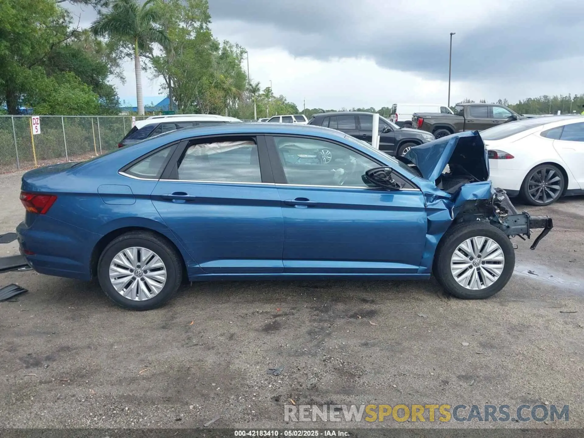 13 Photograph of a damaged car 3VWC57BU3KM166906 VOLKSWAGEN JETTA 2019