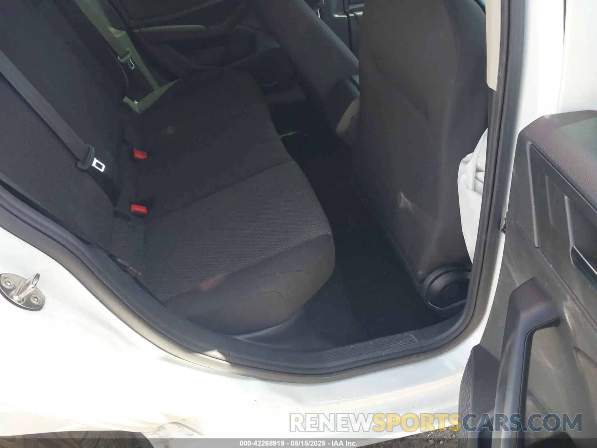 8 Photograph of a damaged car 3VWC57BU3KM273289 VOLKSWAGEN JETTA 2019