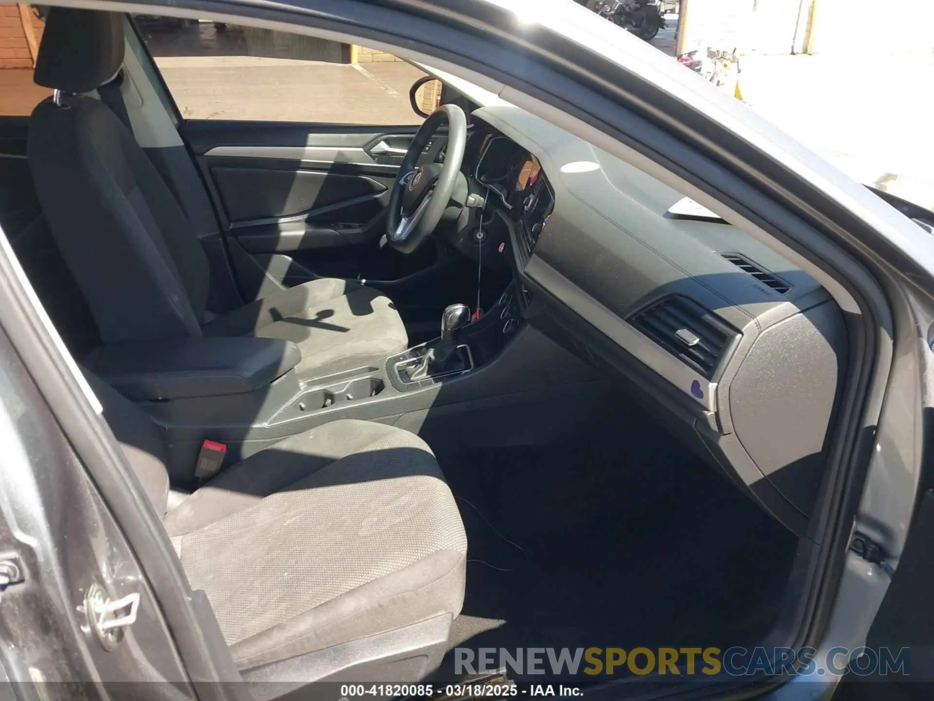 5 Photograph of a damaged car 3VWC57BU4KM039422 VOLKSWAGEN JETTA 2019