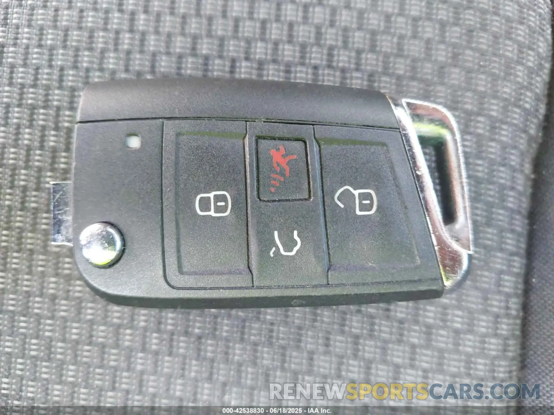 11 Photograph of a damaged car 3VWC57BU4KM088734 VOLKSWAGEN JETTA 2019