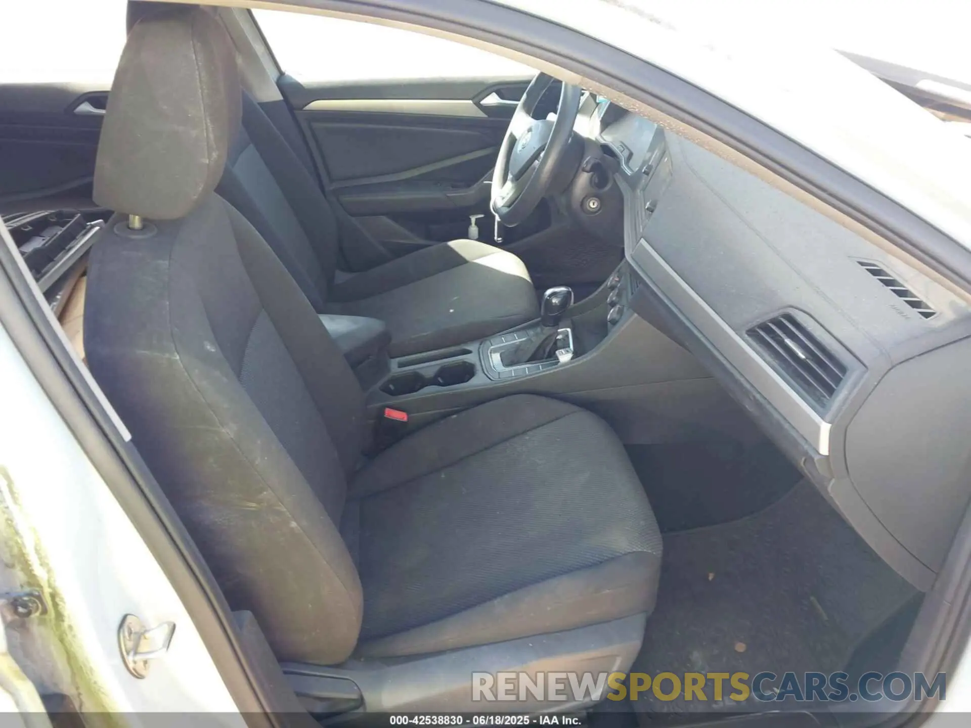5 Photograph of a damaged car 3VWC57BU4KM088734 VOLKSWAGEN JETTA 2019