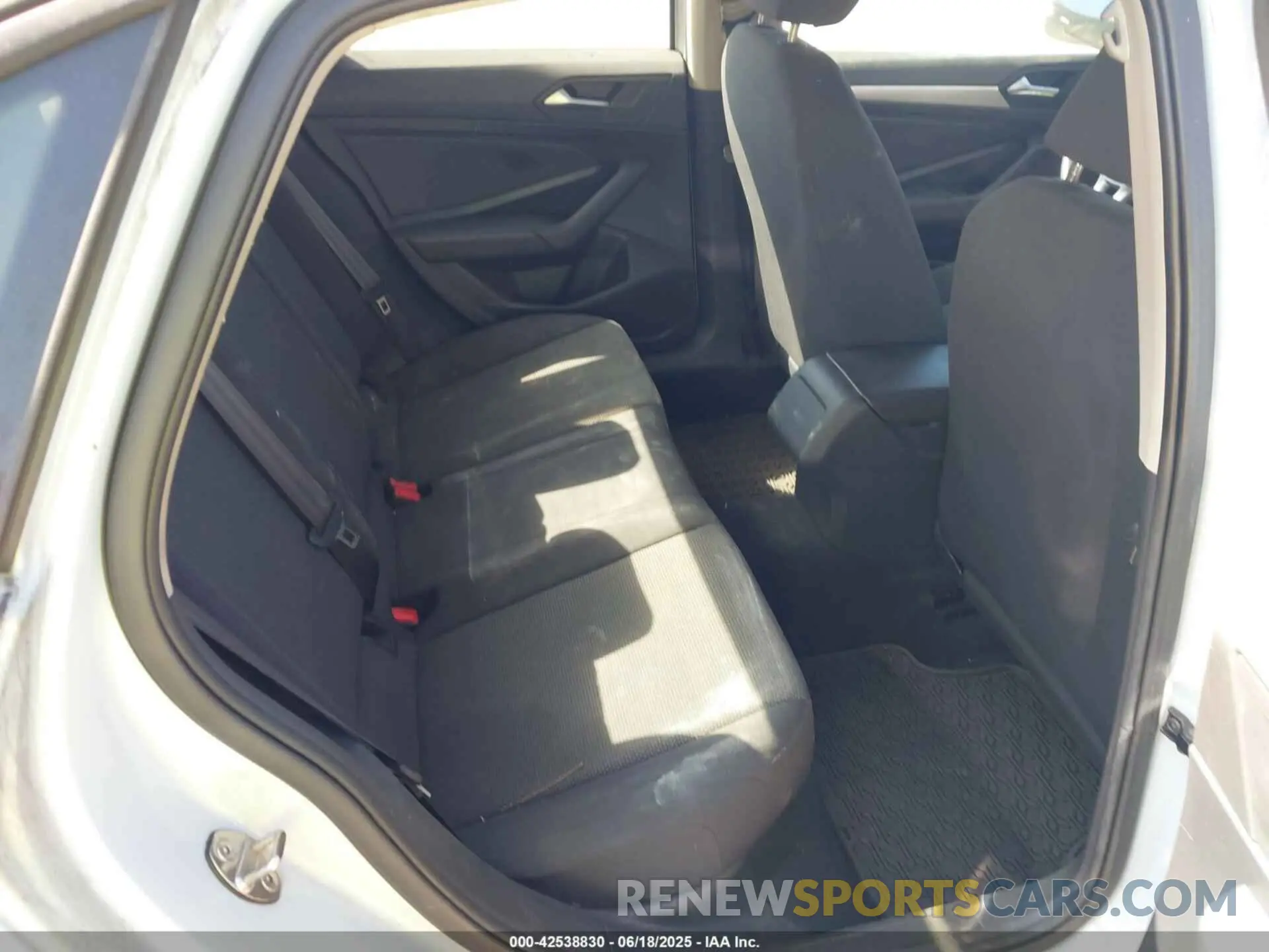 8 Photograph of a damaged car 3VWC57BU4KM088734 VOLKSWAGEN JETTA 2019
