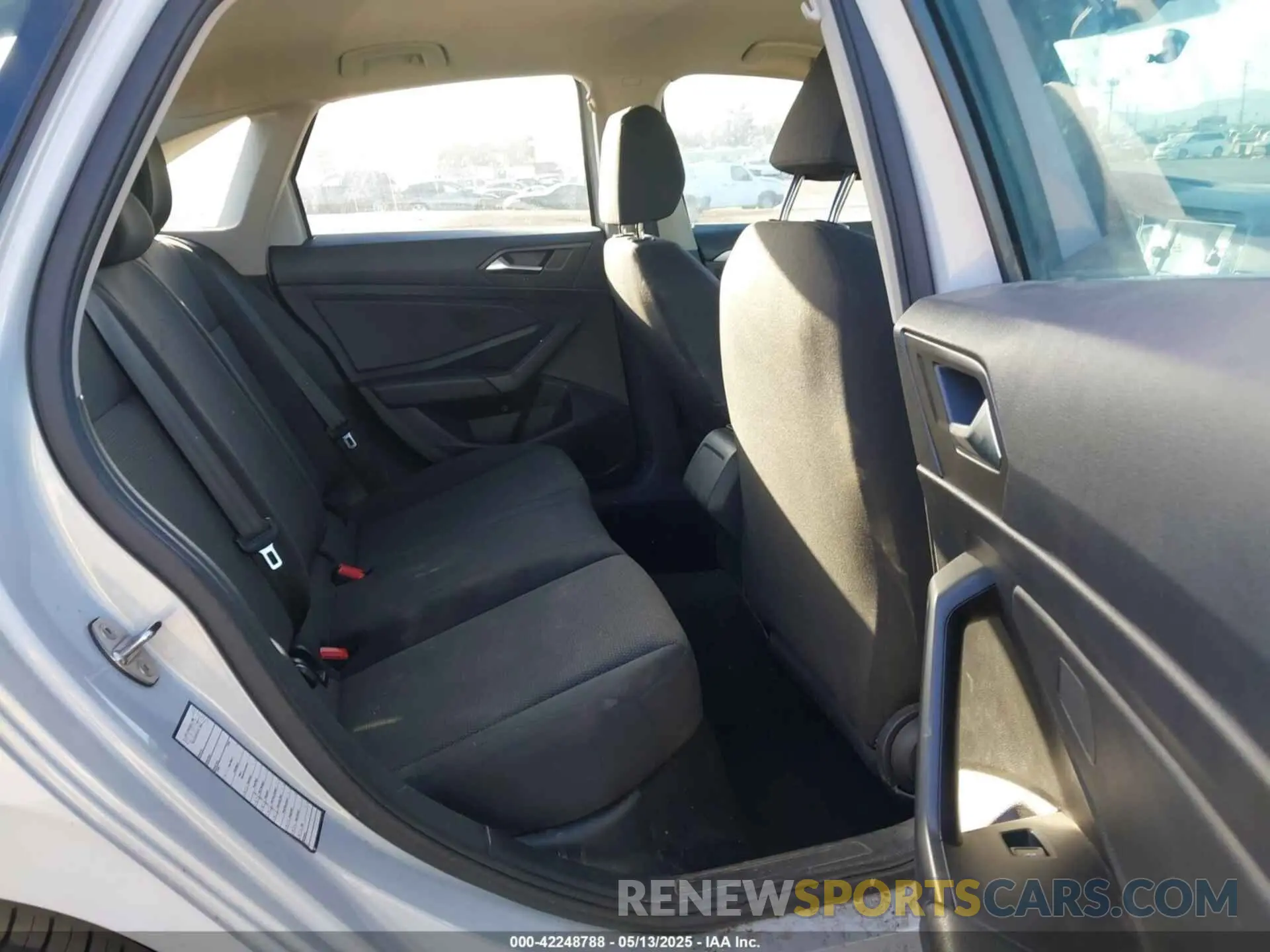 8 Photograph of a damaged car 3VWC57BU4KM129413 VOLKSWAGEN JETTA 2019