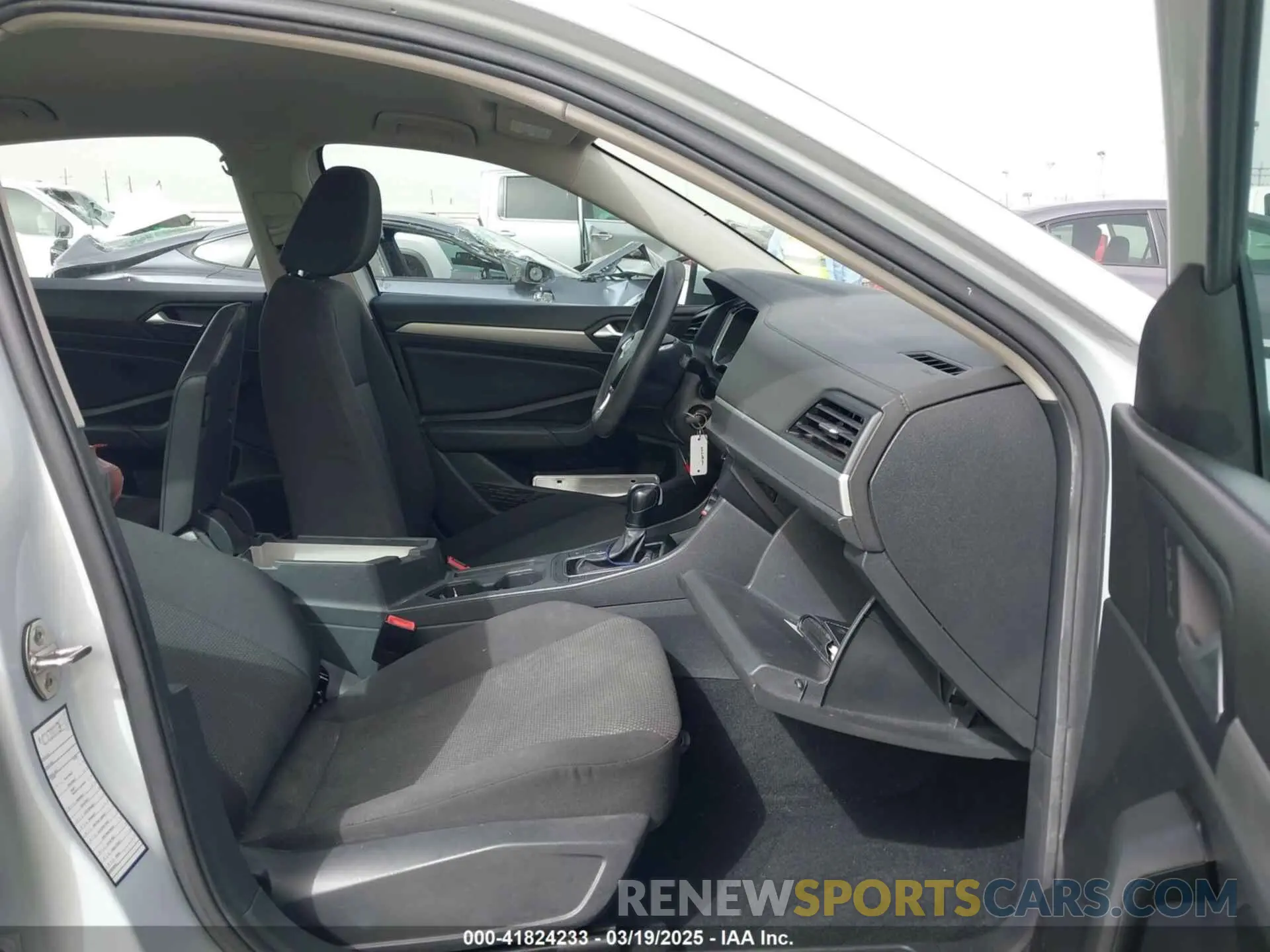 5 Photograph of a damaged car 3VWC57BU5KM131817 VOLKSWAGEN JETTA 2019