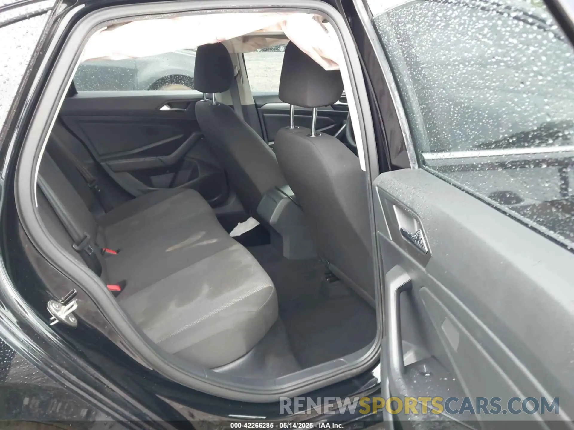 8 Photograph of a damaged car 3VWC57BU6KM066573 VOLKSWAGEN JETTA 2019