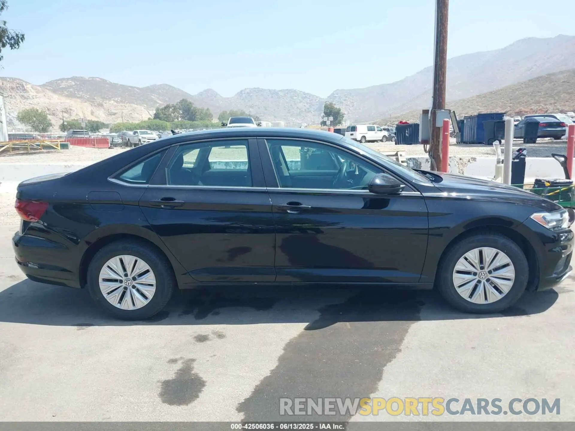 13 Photograph of a damaged car 3VWC57BU6KM111768 VOLKSWAGEN JETTA 2019