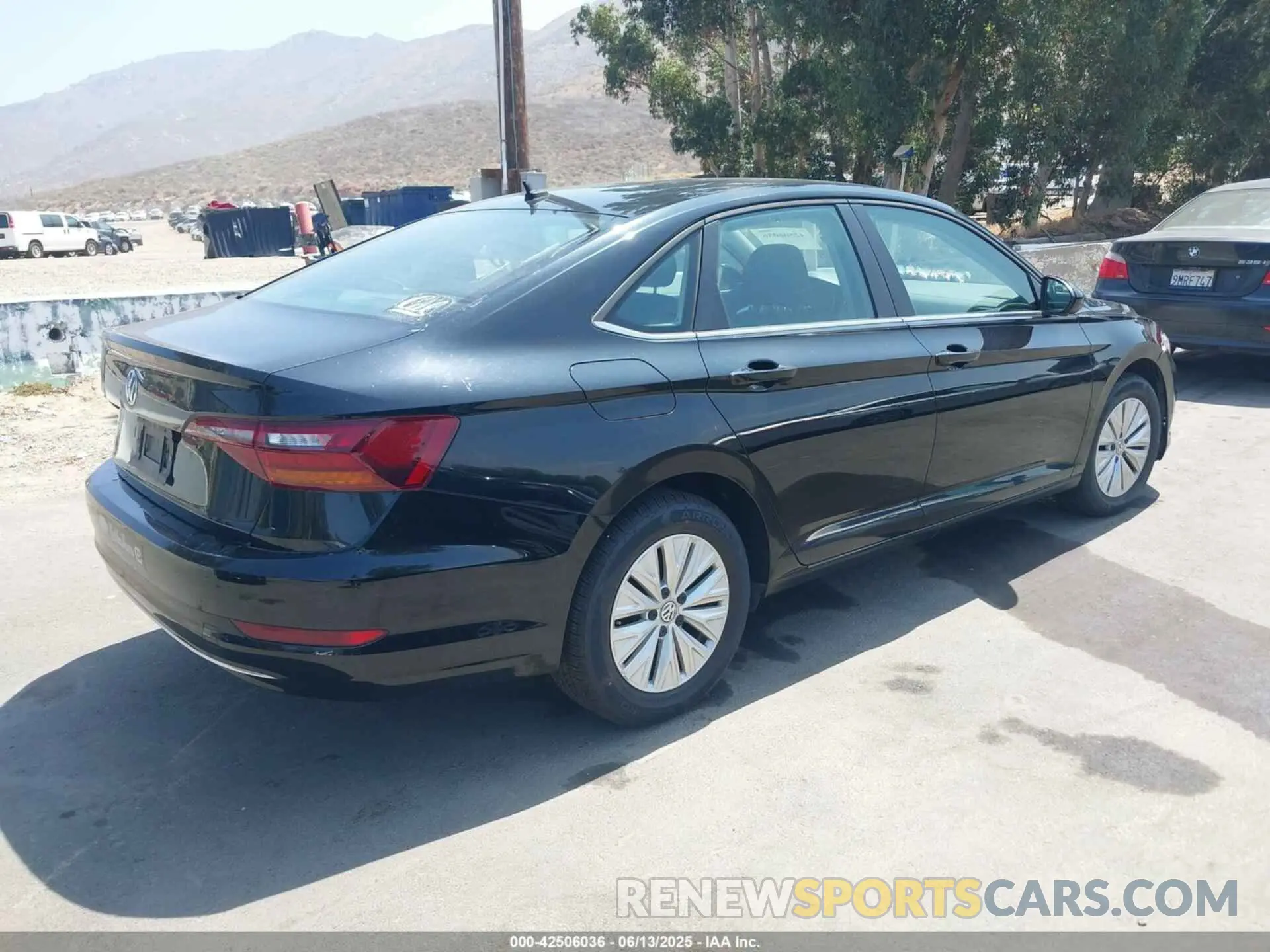 4 Photograph of a damaged car 3VWC57BU6KM111768 VOLKSWAGEN JETTA 2019