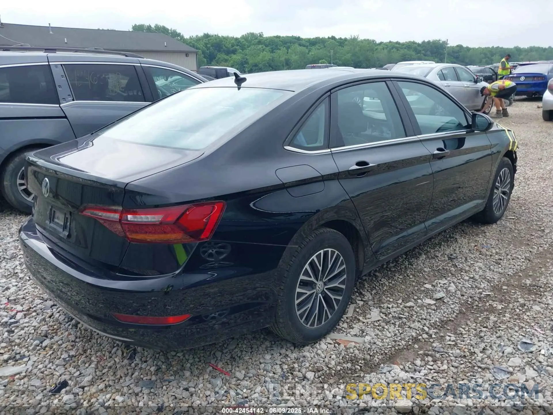 4 Photograph of a damaged car 3VWC57BU7KM260660 VOLKSWAGEN JETTA 2019