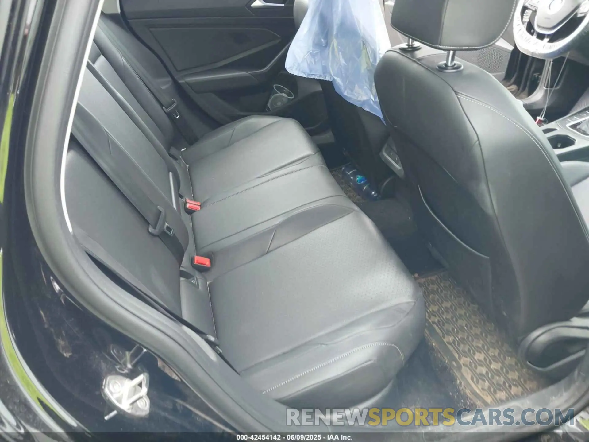 8 Photograph of a damaged car 3VWC57BU7KM260660 VOLKSWAGEN JETTA 2019