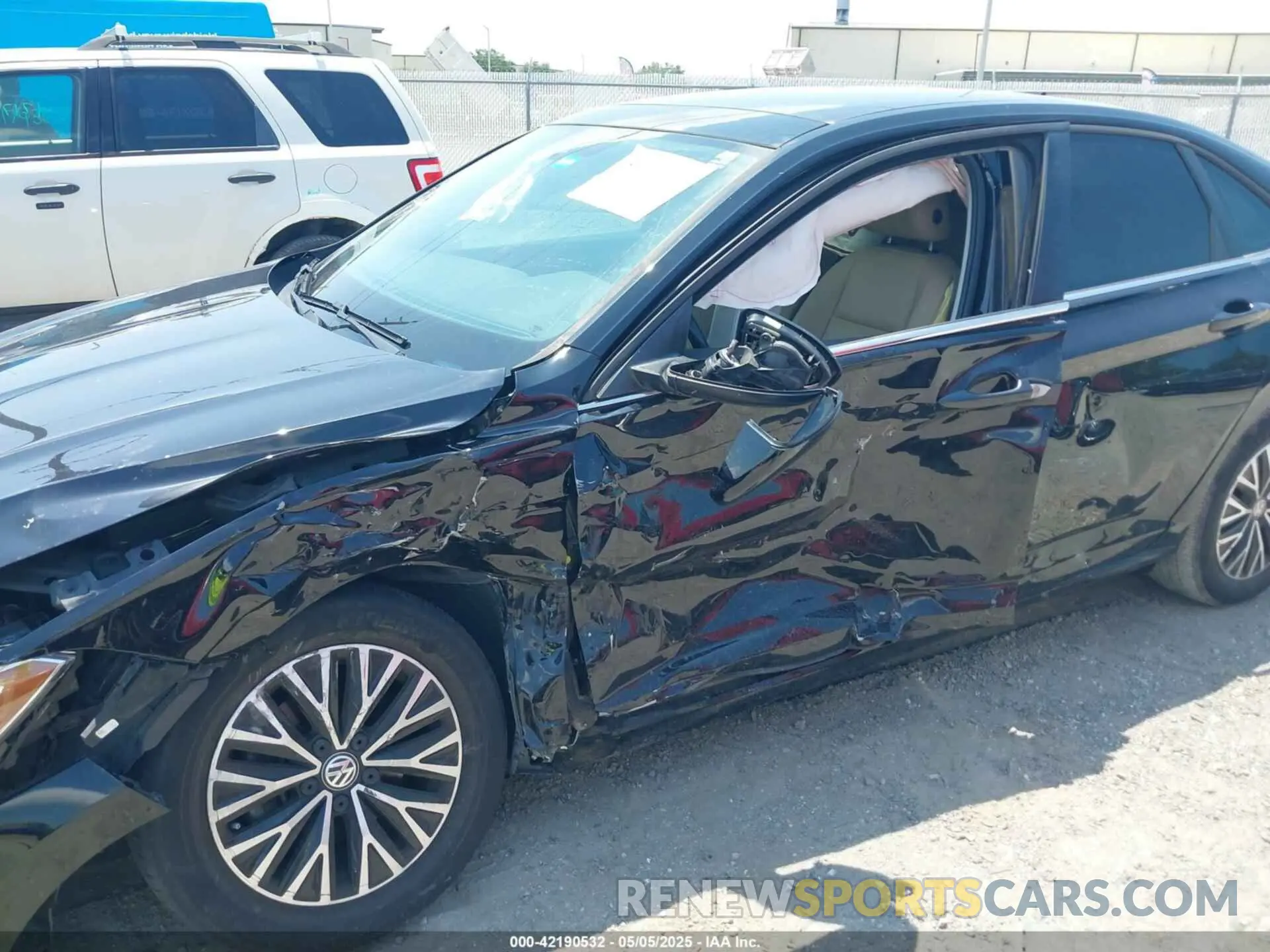 6 Photograph of a damaged car 3VWC57BU8KM045112 VOLKSWAGEN JETTA 2019