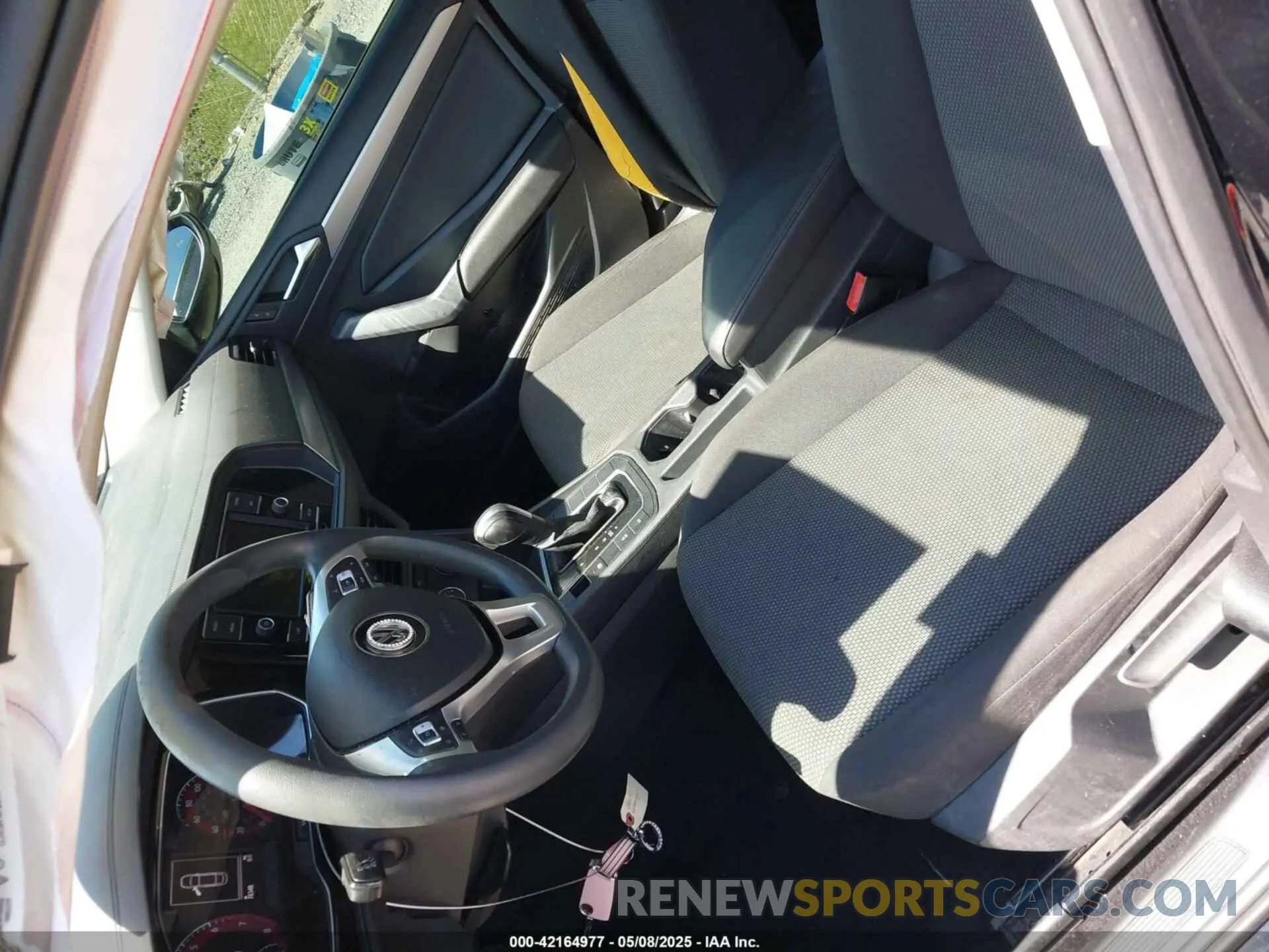 5 Photograph of a damaged car 3VWC57BU8KM090633 VOLKSWAGEN JETTA 2019