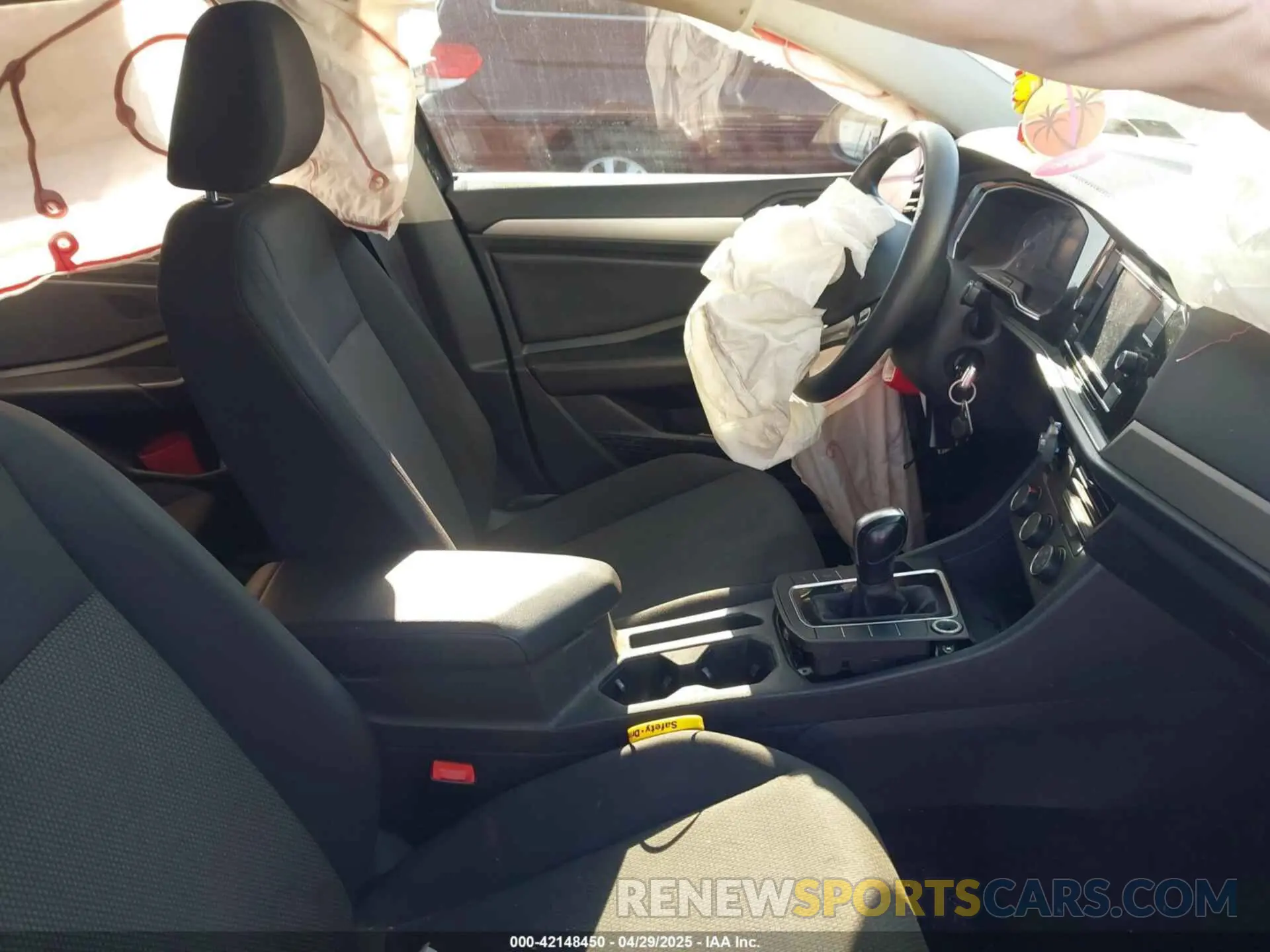 5 Photograph of a damaged car 3VWC57BU8KM128314 VOLKSWAGEN JETTA 2019