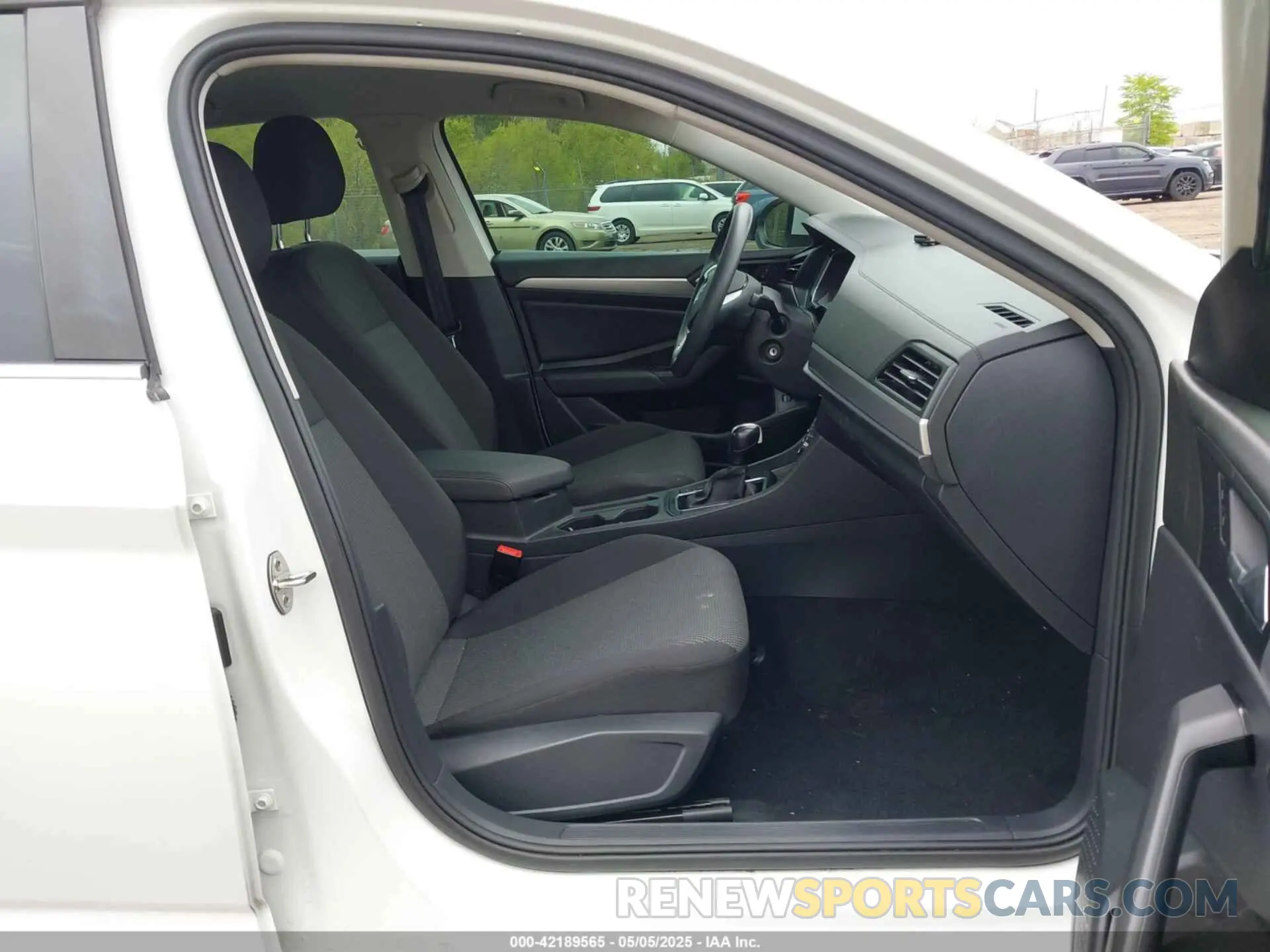 5 Photograph of a damaged car 3VWC57BUXKM059741 VOLKSWAGEN JETTA 2019