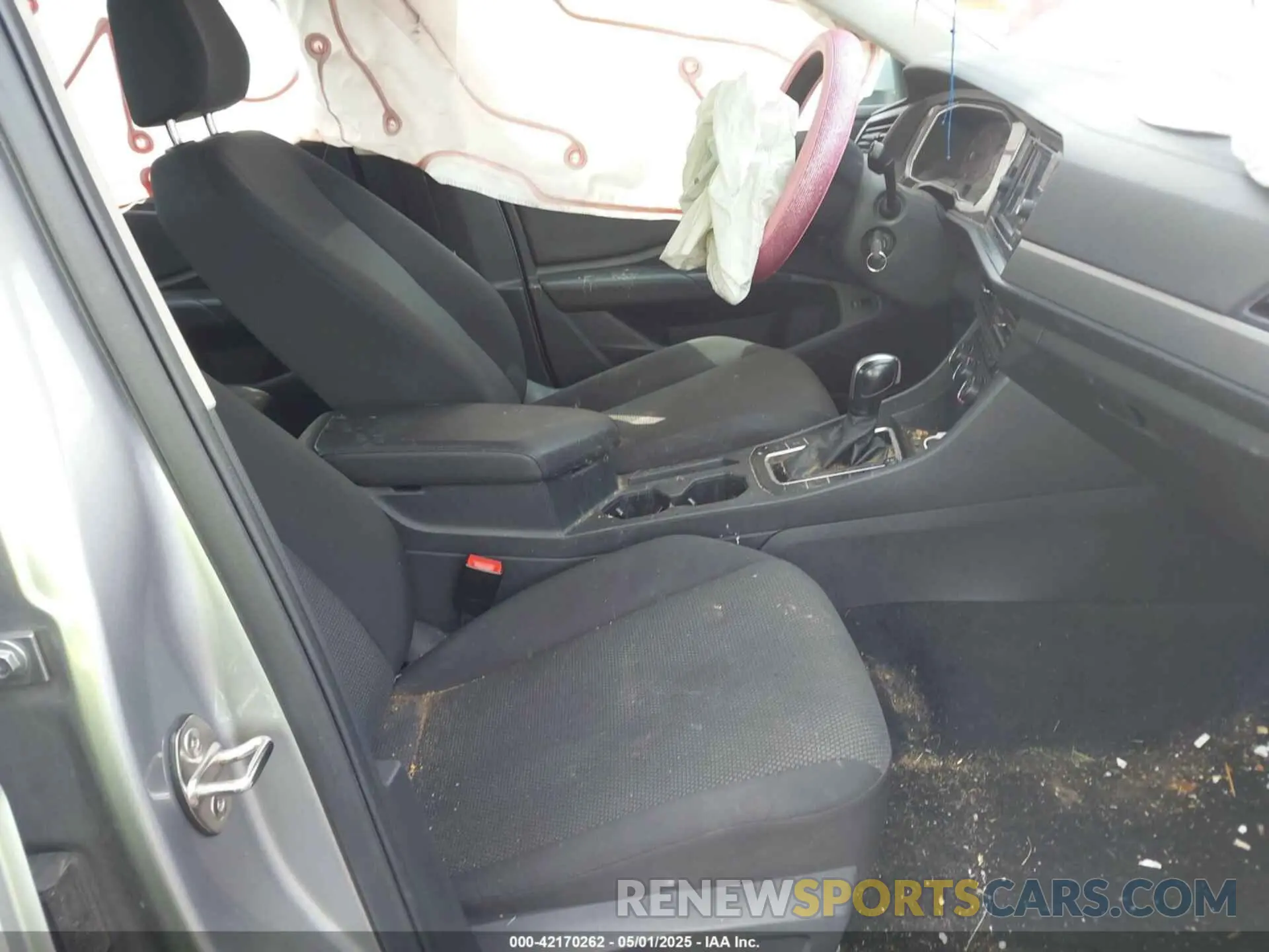5 Photograph of a damaged car 3VWC57BUXKM249152 VOLKSWAGEN JETTA 2019