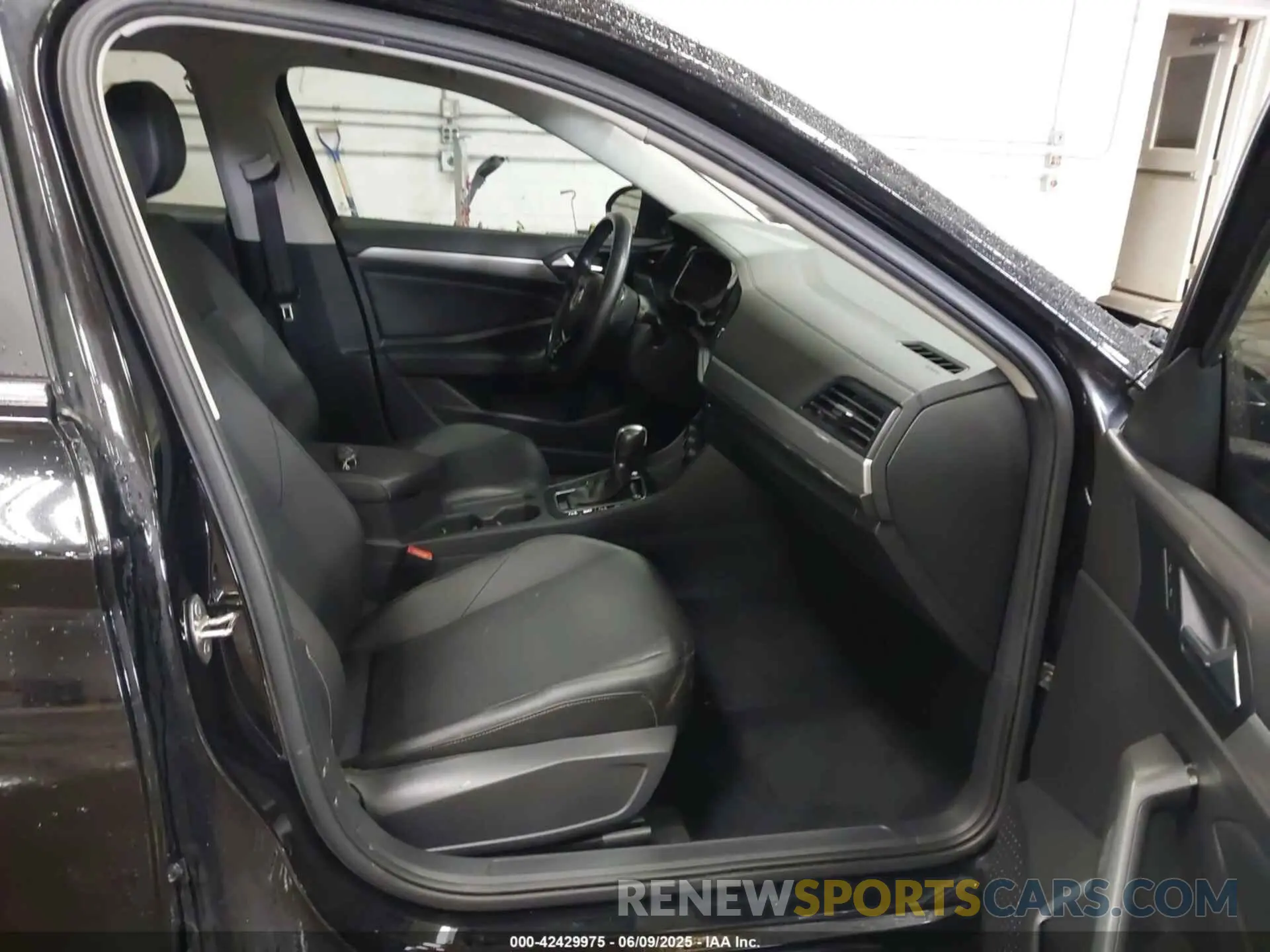 5 Photograph of a damaged car 3VWC57BUXKM262726 VOLKSWAGEN JETTA 2019